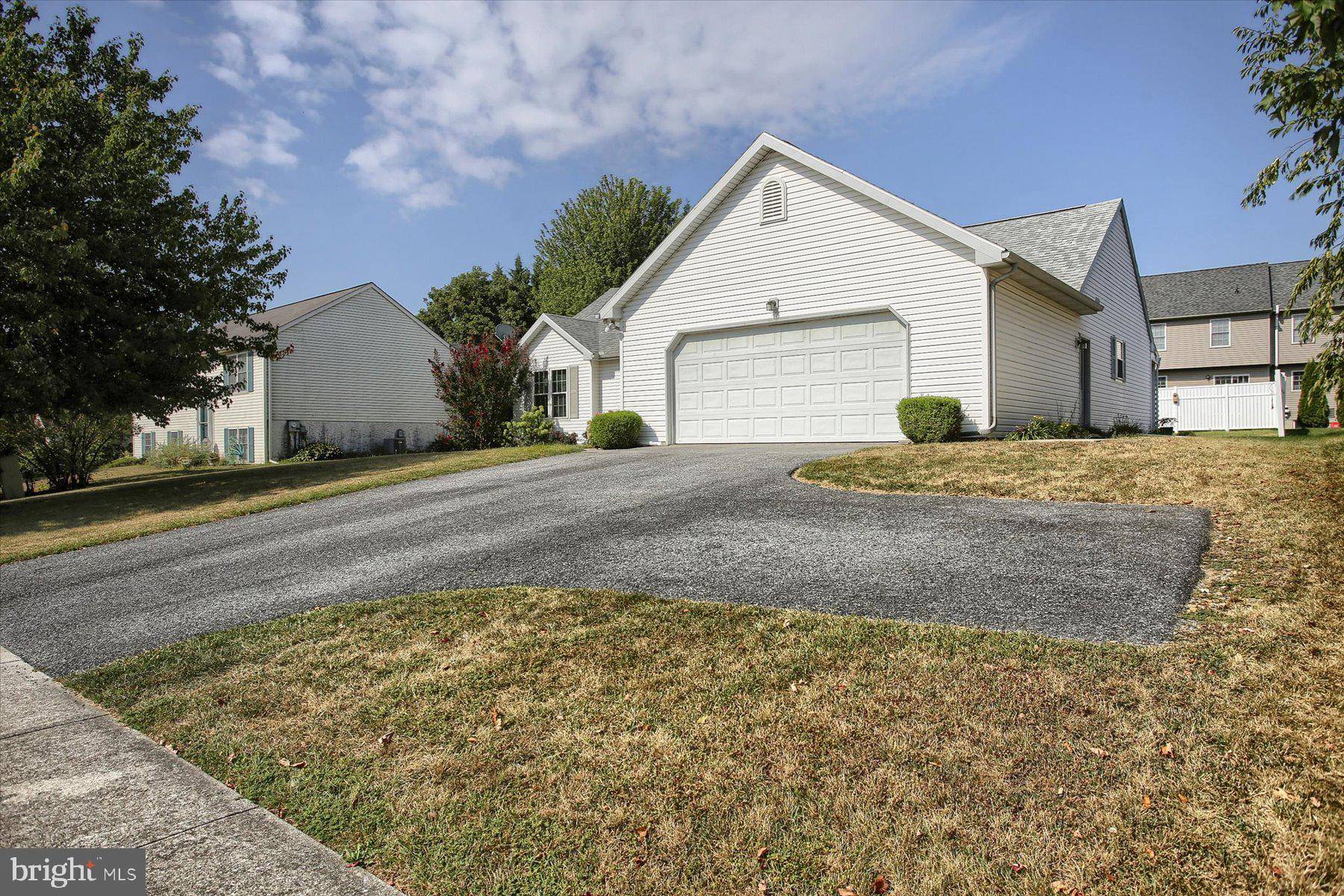 Manheim, PA 17545,584 MALLARD DR