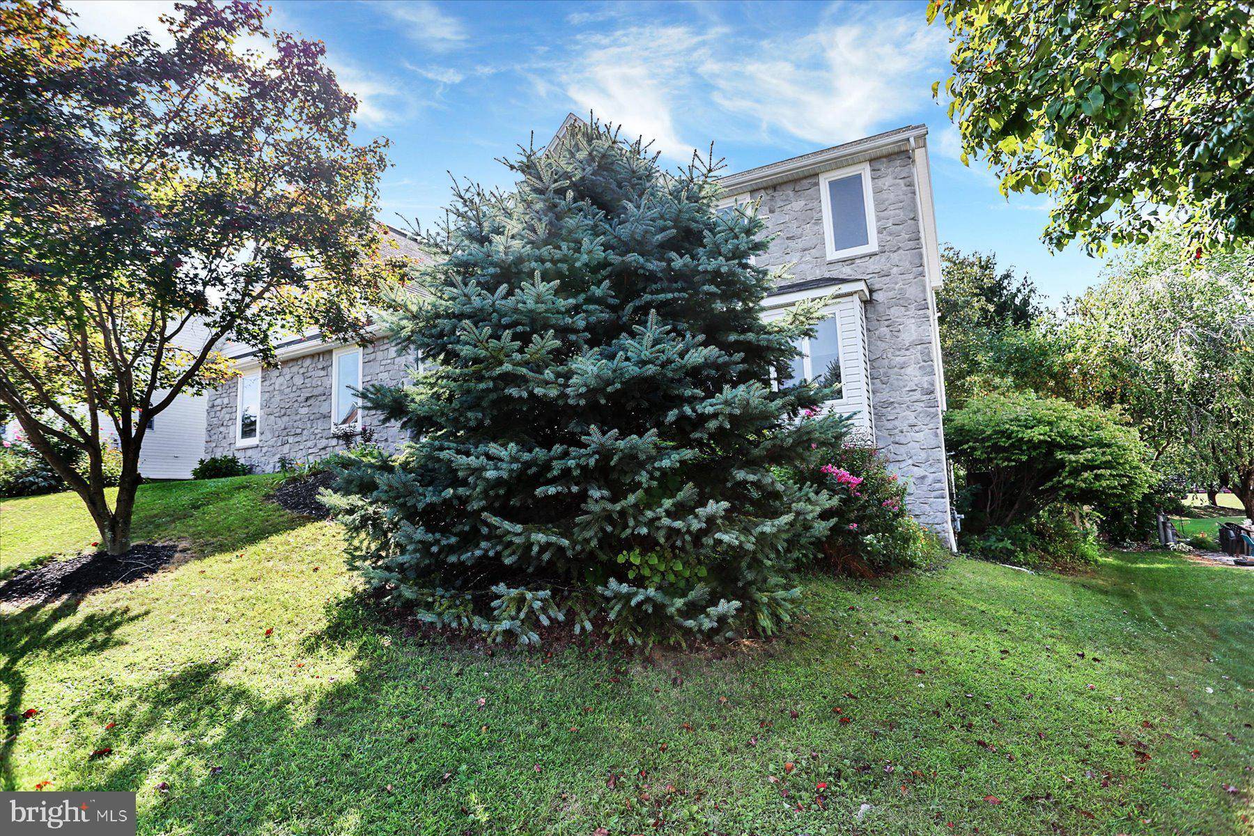 Harrisburg, PA 17111,916 SUNNY HILL LN