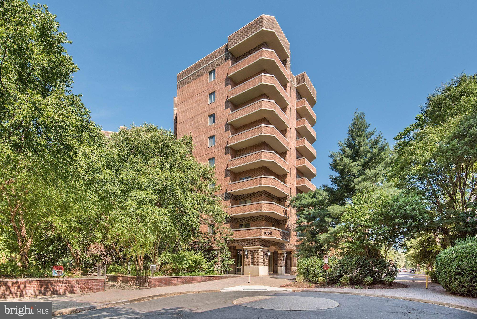 Arlington, VA 22201,1050 N STUART ST N #113