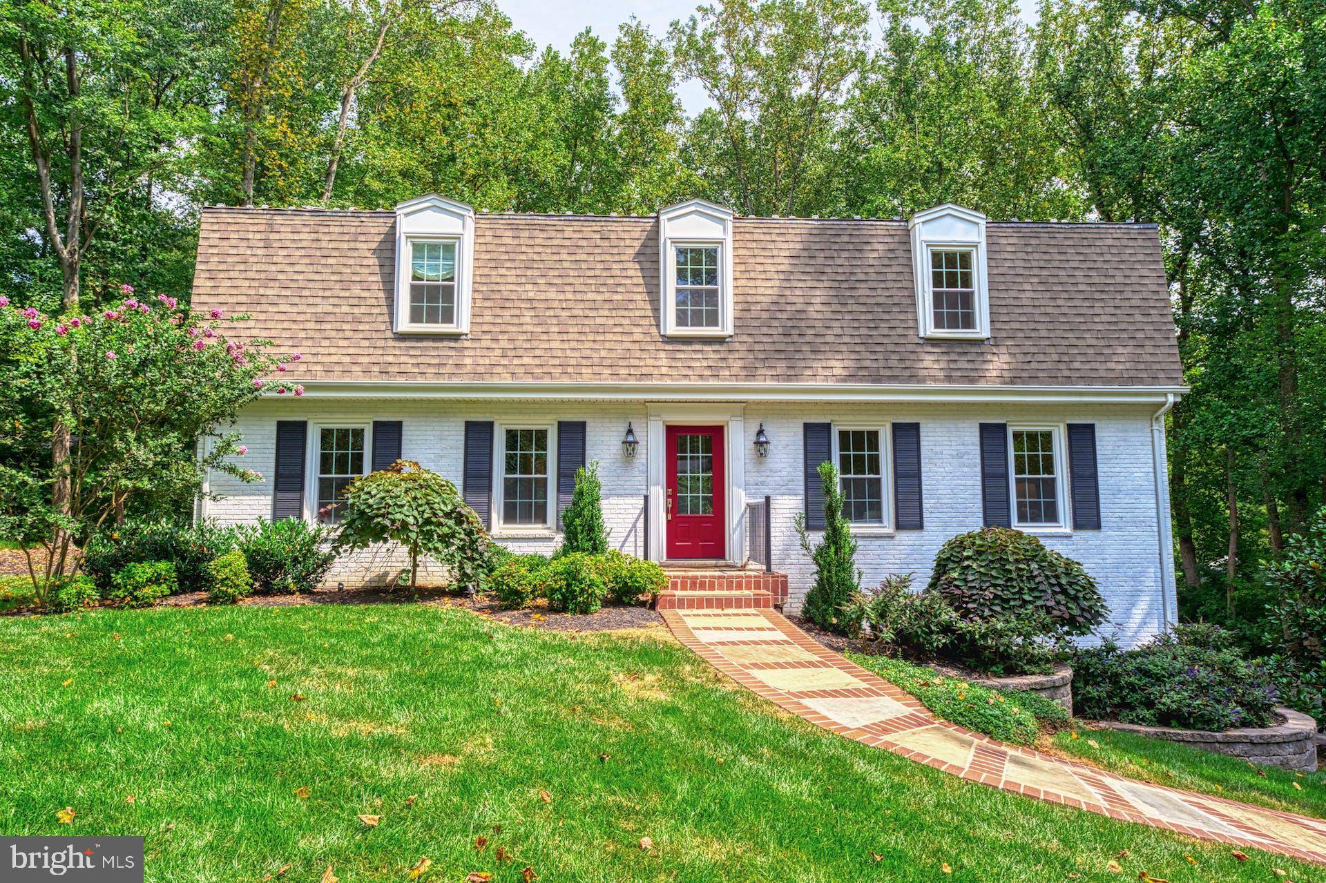 Oakton, VA 22124,10506 SAMAGA DR