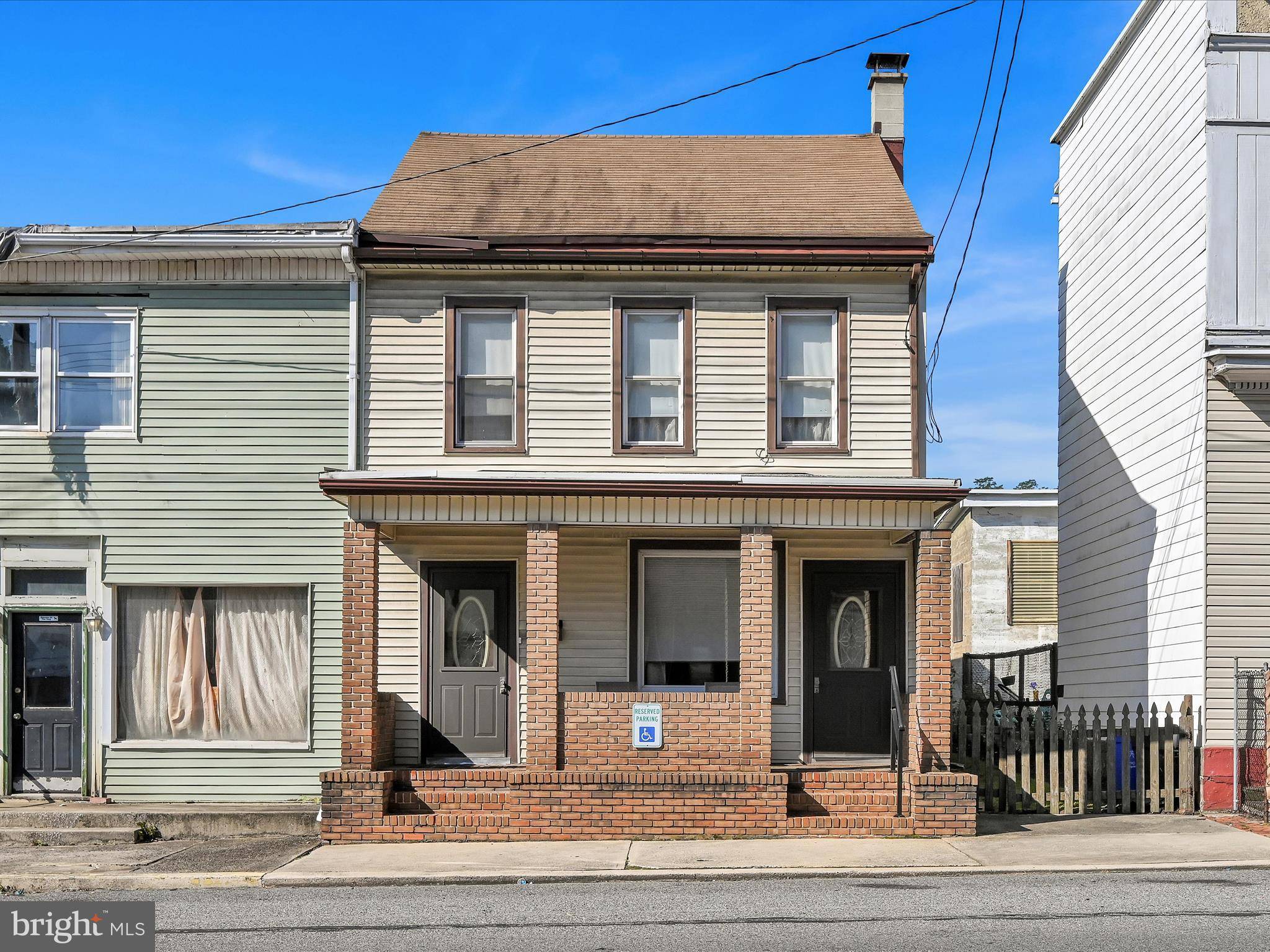 Saint Clair, PA 17970,12 S 2ND ST