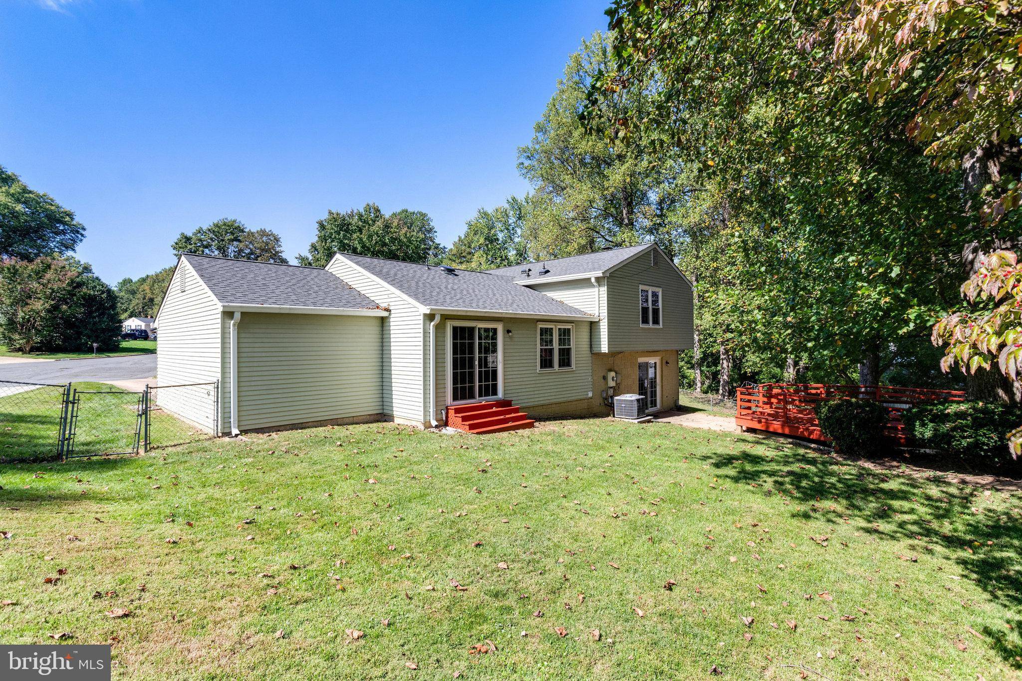 Falls Church, VA 22042,7802 FIELDCREST CT