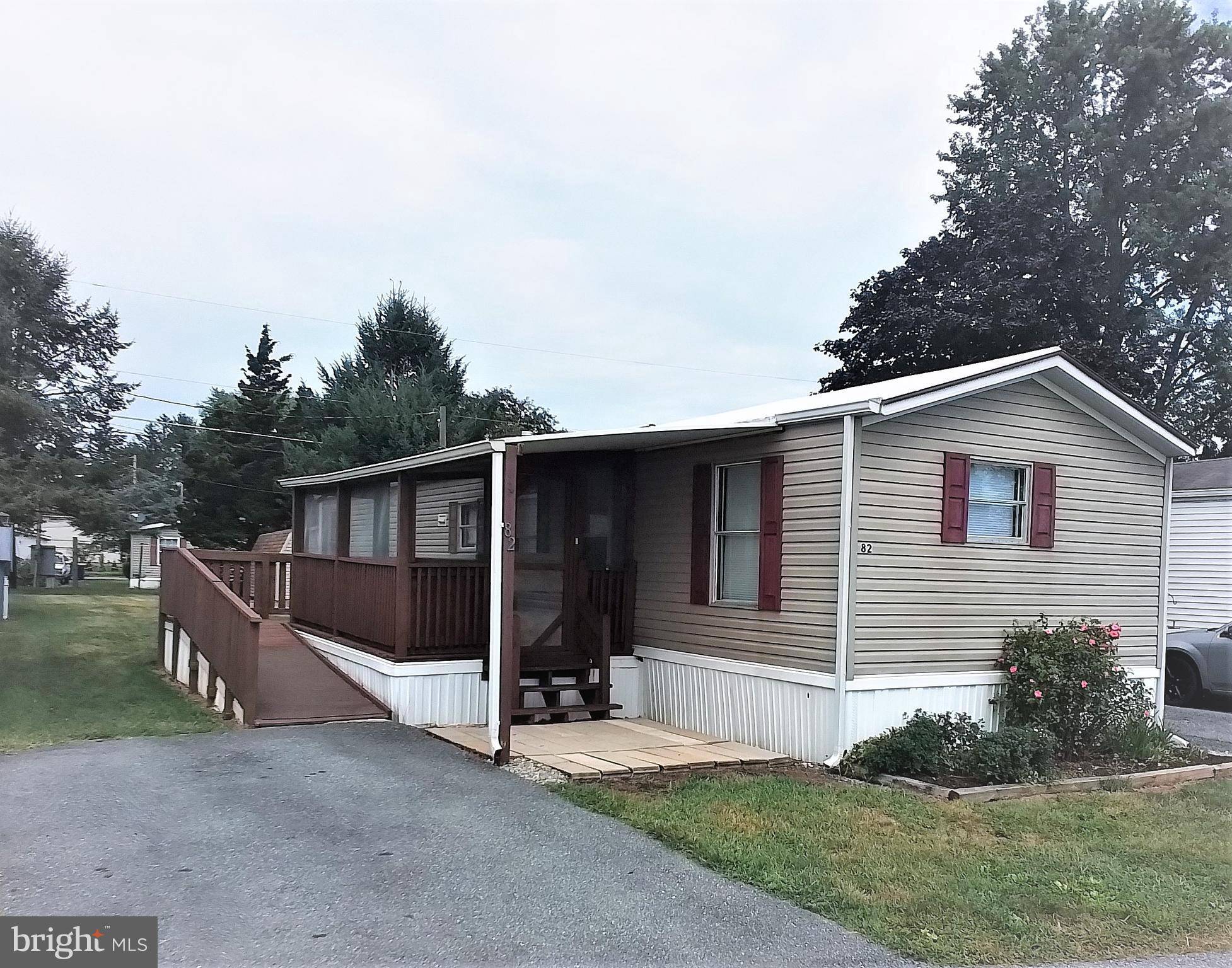 Ephrata, PA 17522,82 WILLOW DR