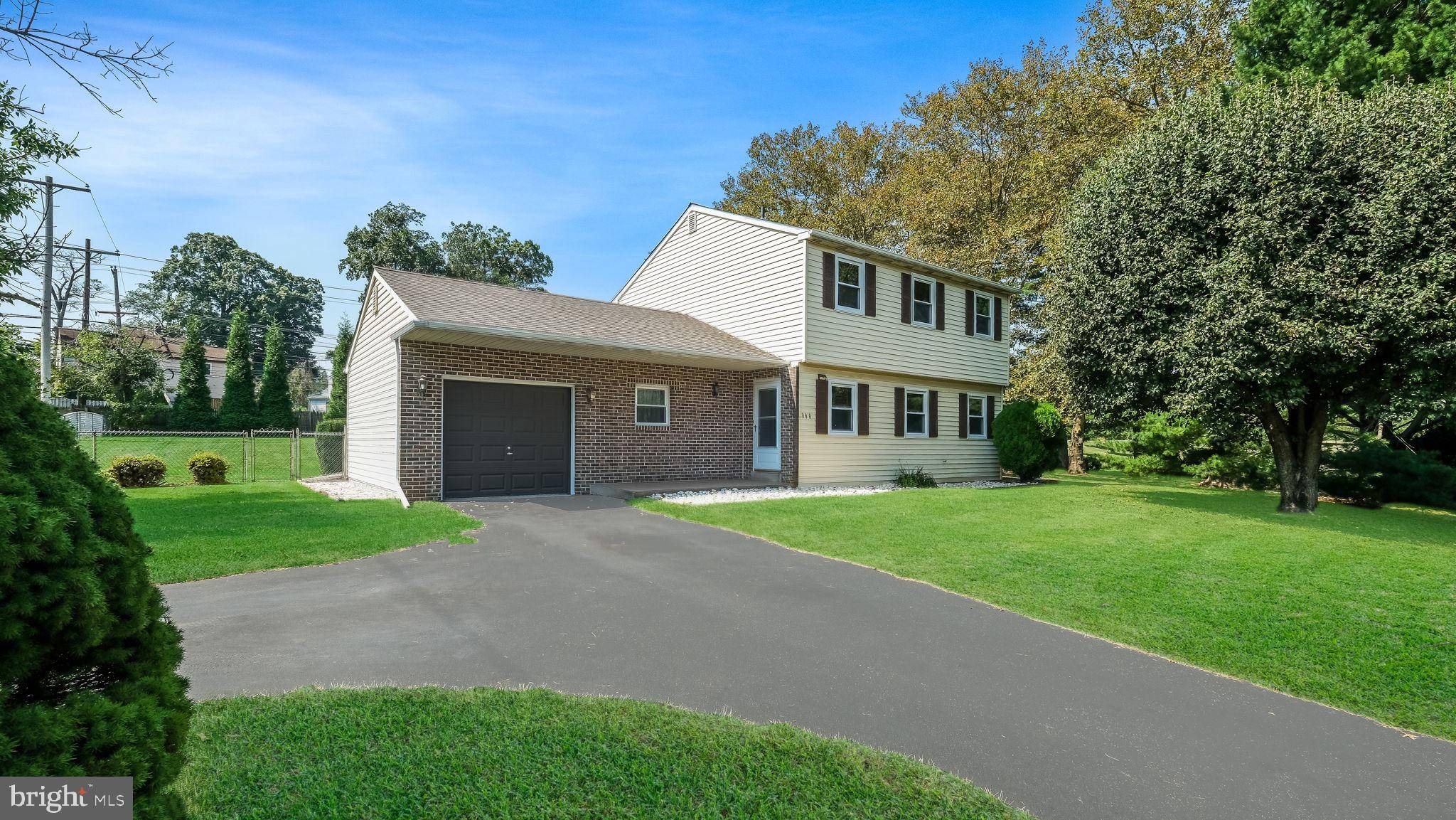 Warminster, PA 18974,548 CAVALCADE LN