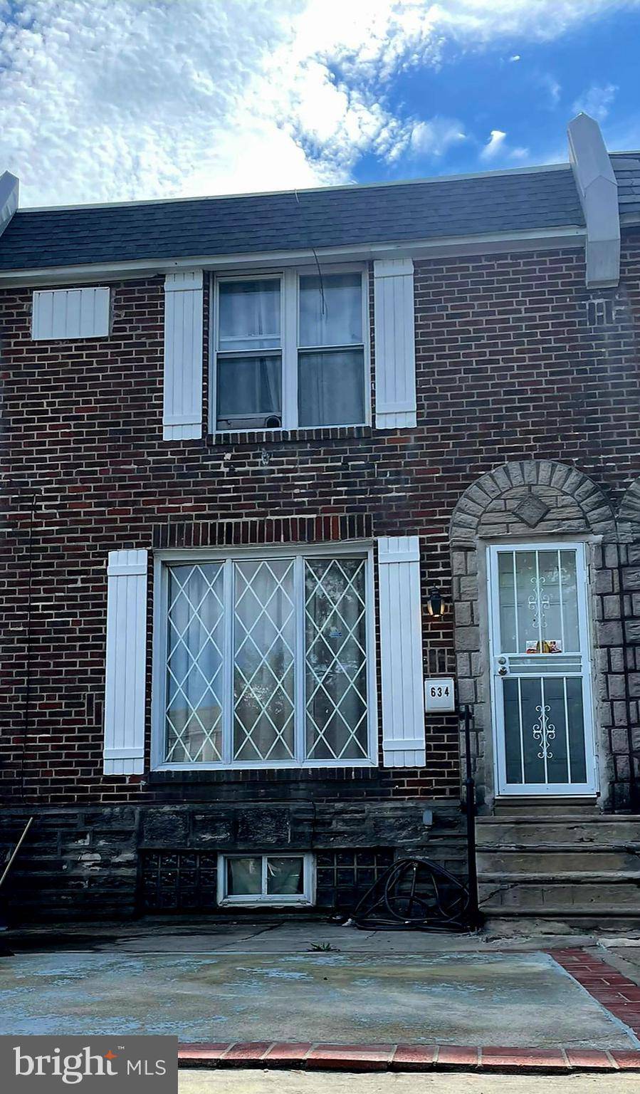 Philadelphia, PA 19120,634 E CARVER ST