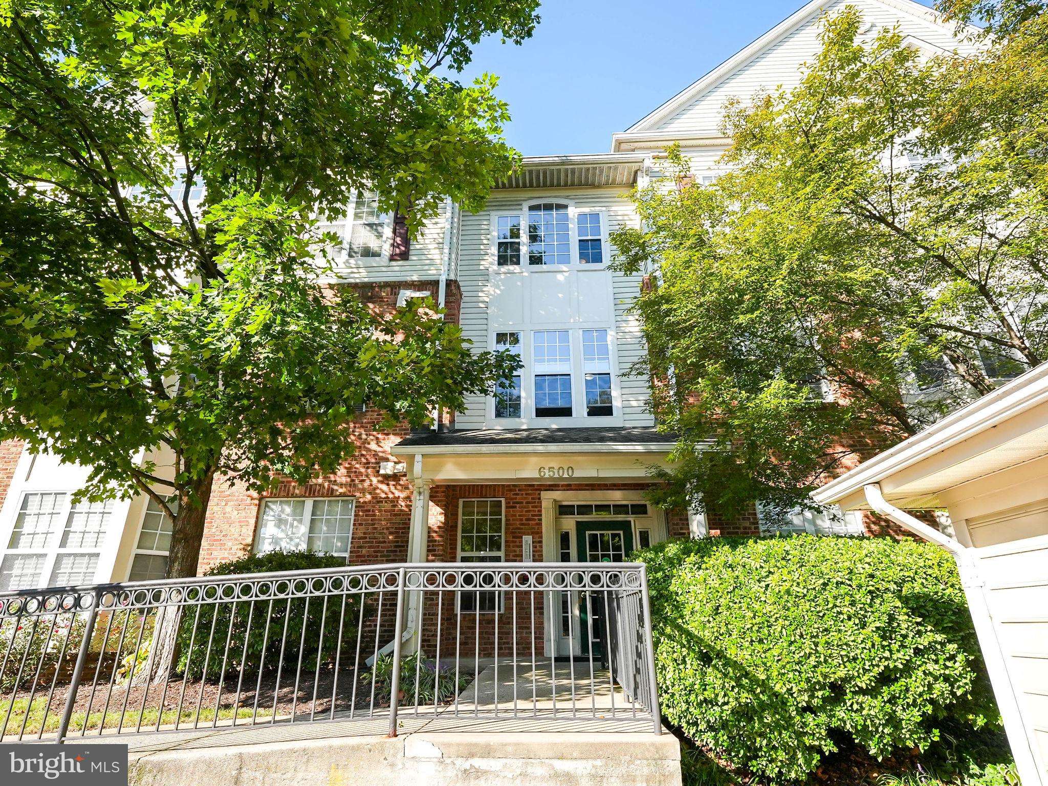 Alexandria, VA 22312,6500 TAYACK PL #201