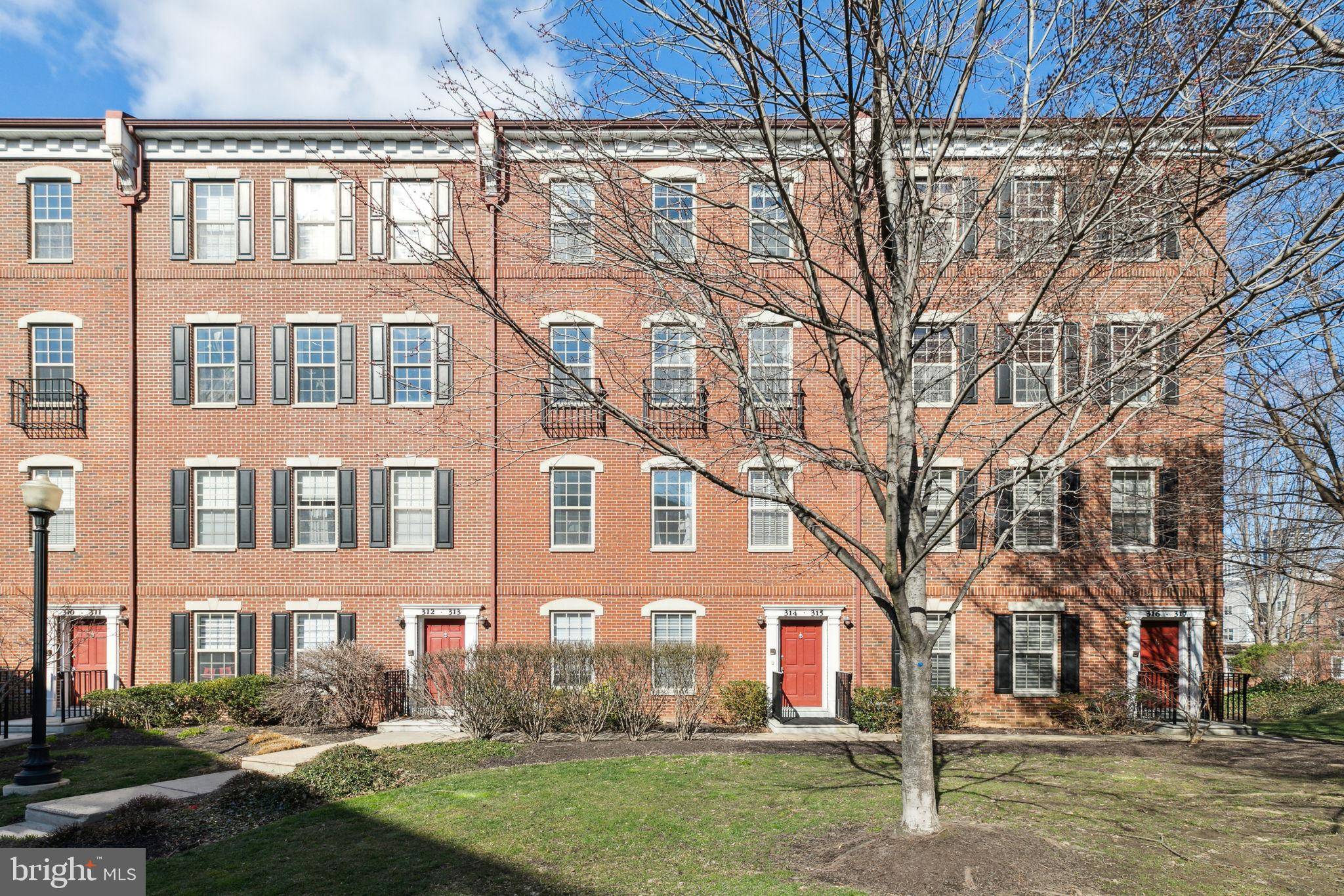 Philadelphia, PA 19146,315 ADMIRALS WAY