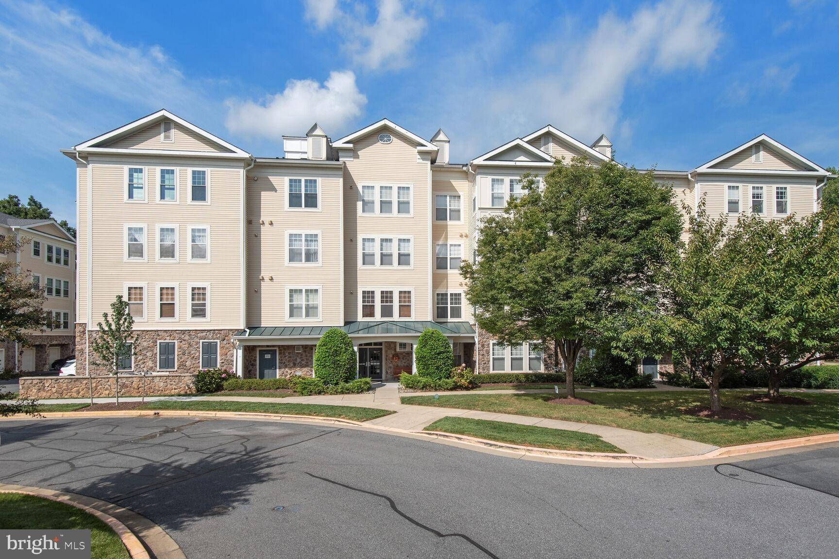 Gaithersburg, MD 20878,310 HIGH GABLES DR #203