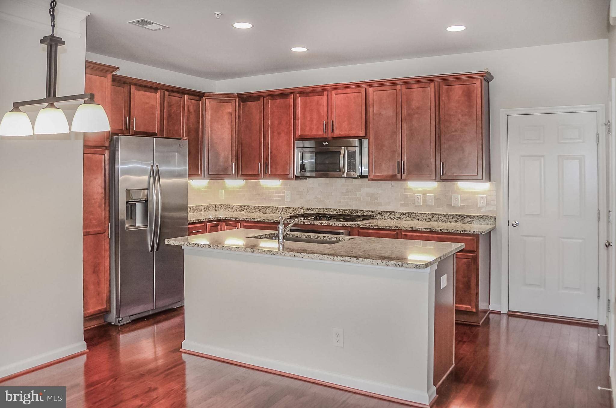 Fairfax, VA 22031,3058 RITTENHOUSE CIR #53