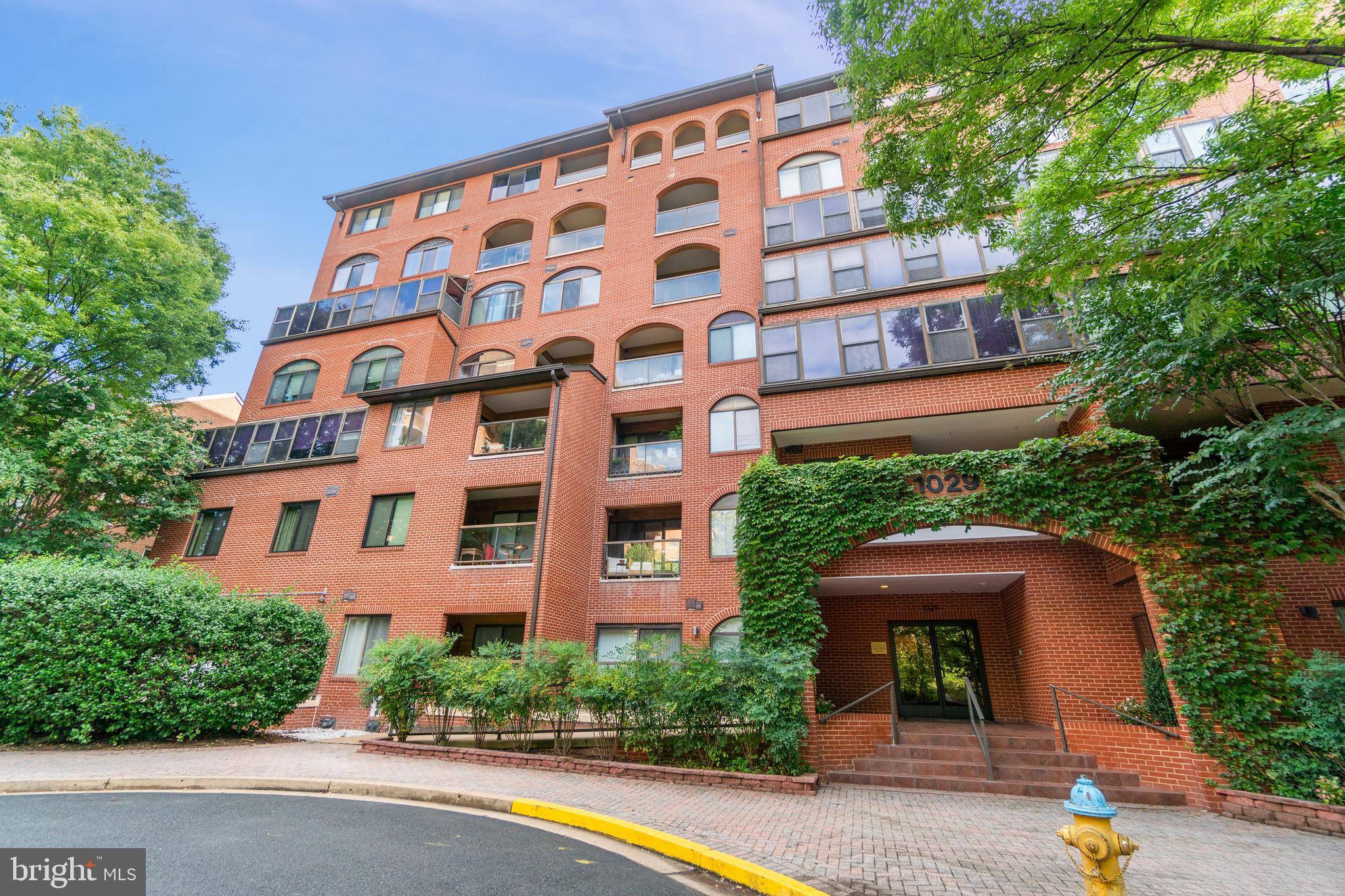 Arlington, VA 22201,1029 N STUART ST #401