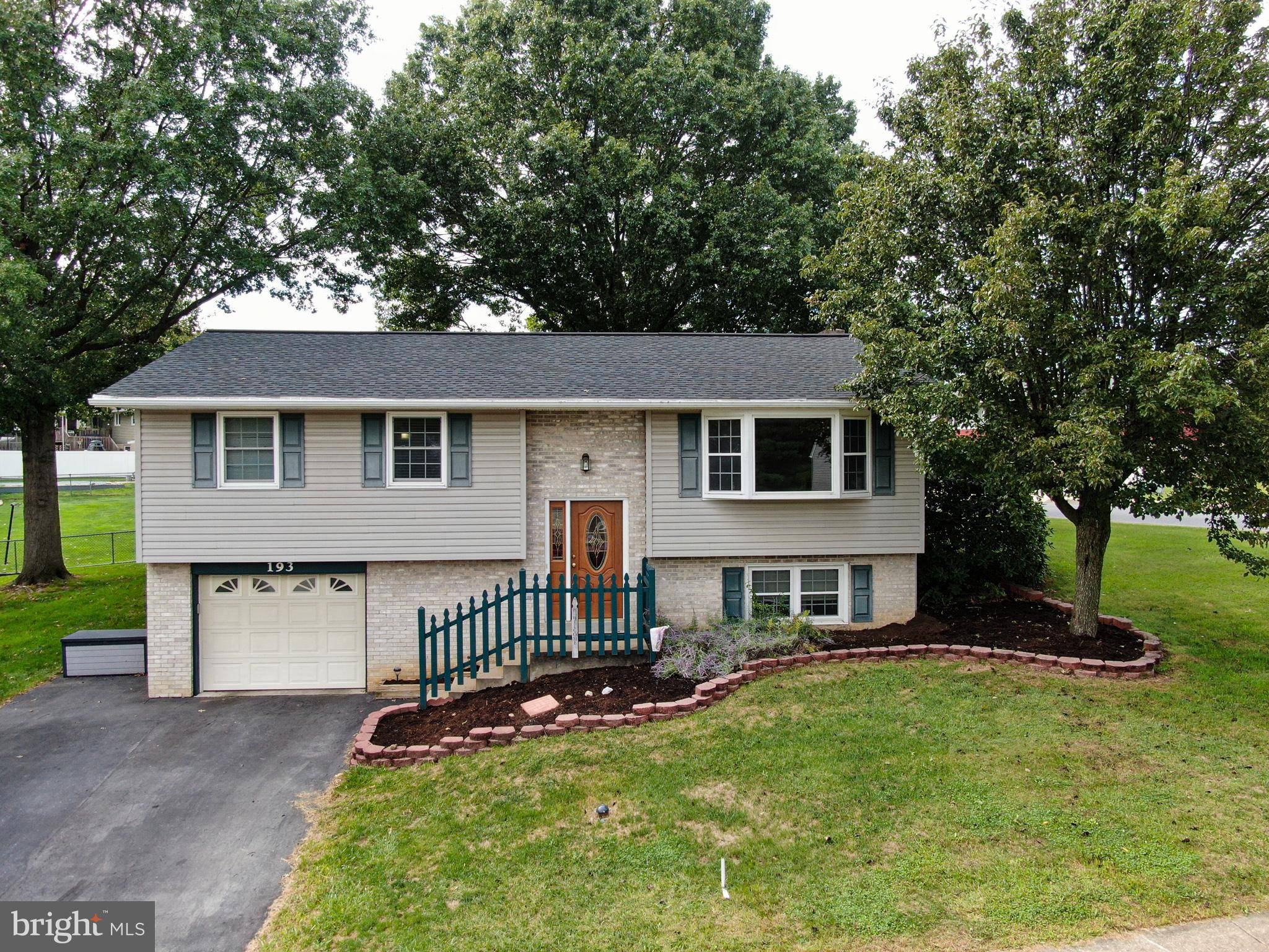 Ephrata, PA 17522,193 BOOMERANG DR