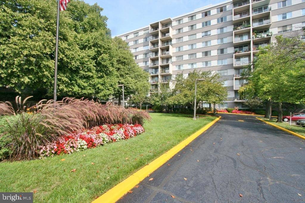 Bethesda, MD 20814,8315 N BROOK LN #2-304