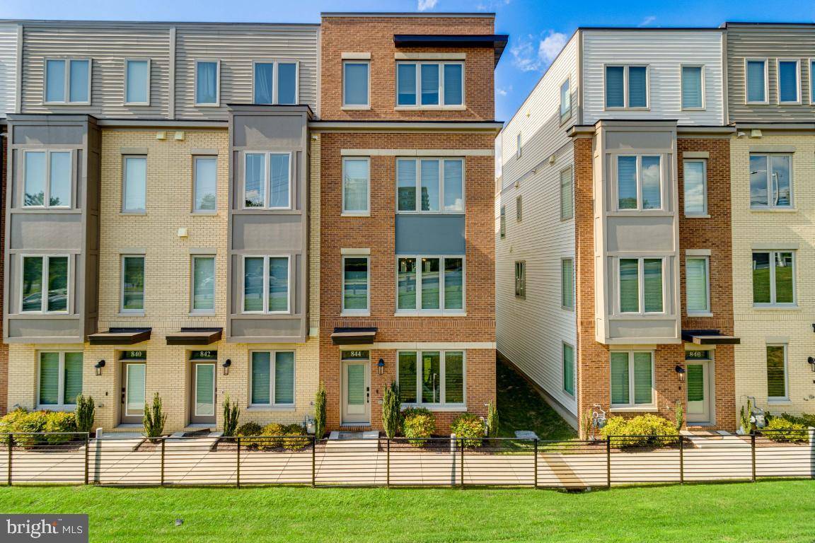 North Bethesda, MD 20852,844 THOMPSON CRES #54