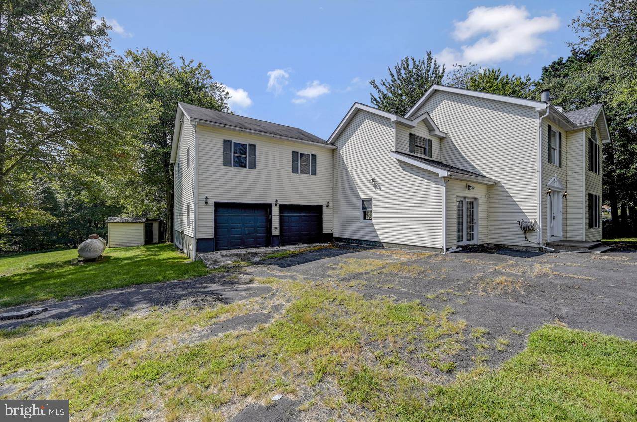 Long Pond, PA 18334,124 CINNAMON TRL