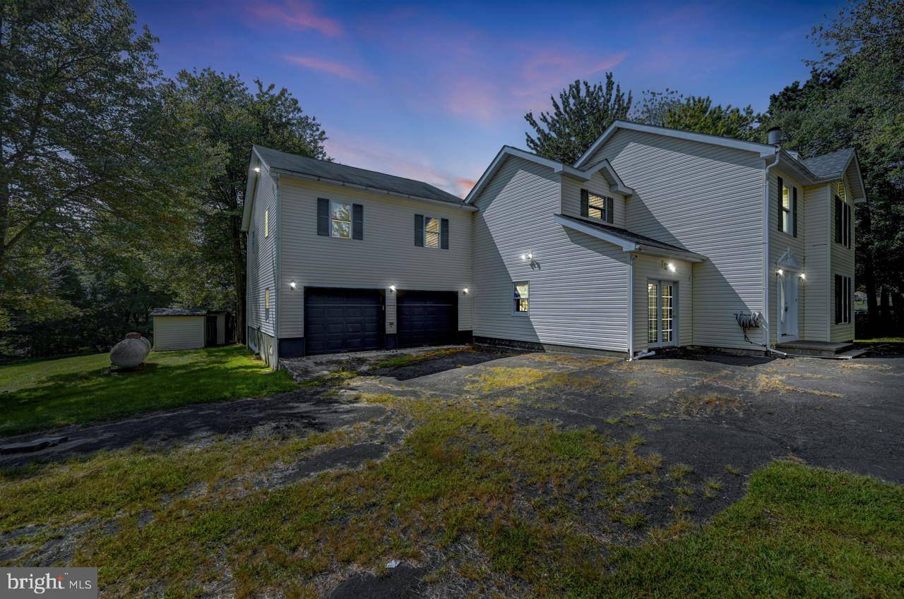 Long Pond, PA 18334,124 CINNAMON TRL