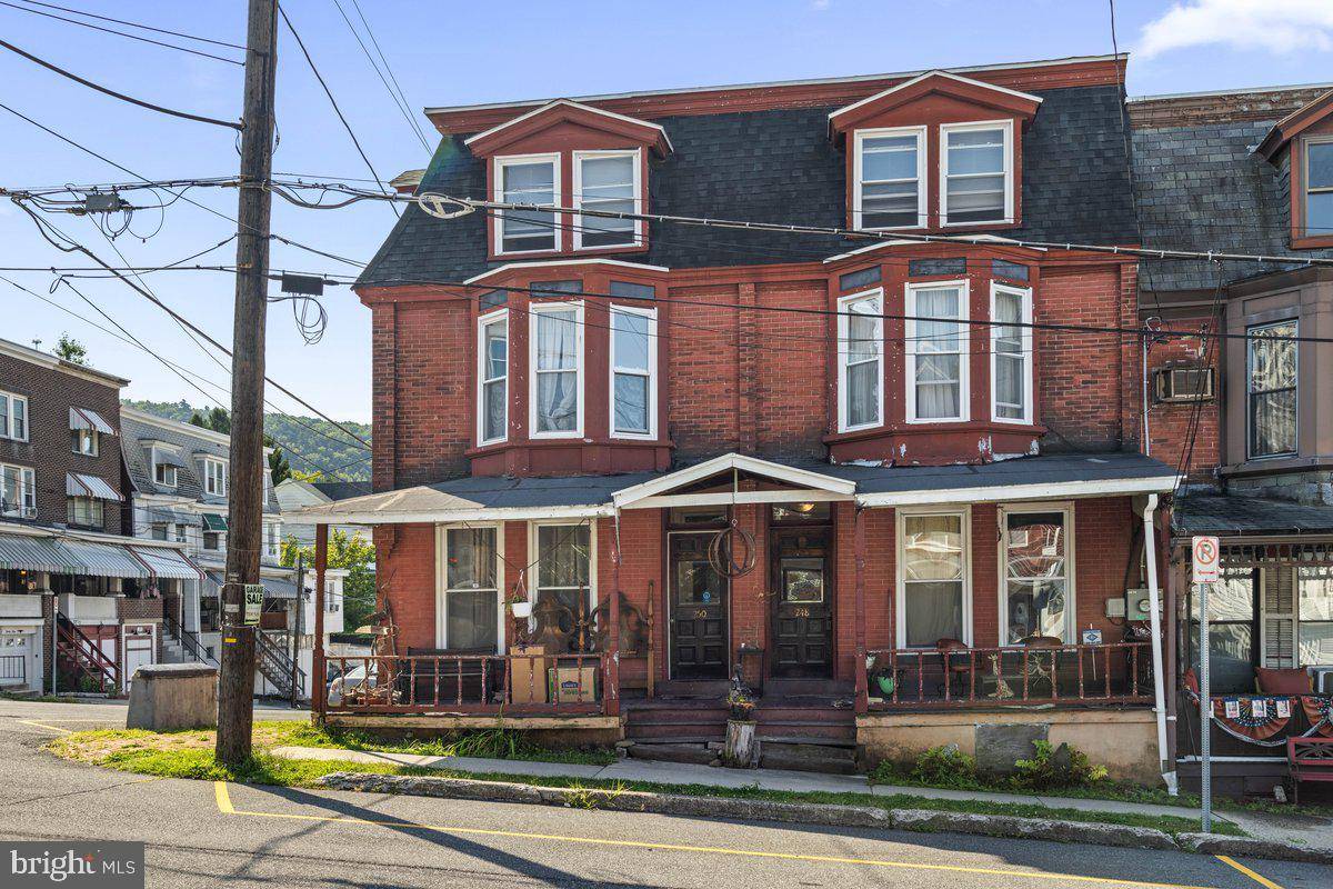 Tamaqua, PA 18252,248 MAUCH CHUNK ST