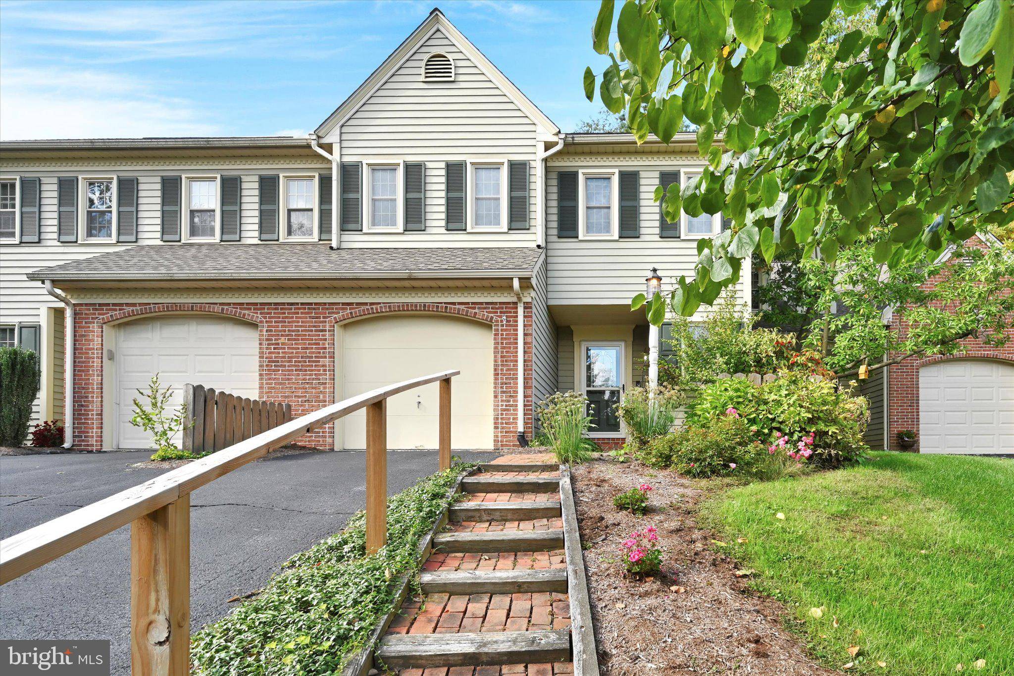 Lancaster, PA 17601,3223 PINEWYN CIR