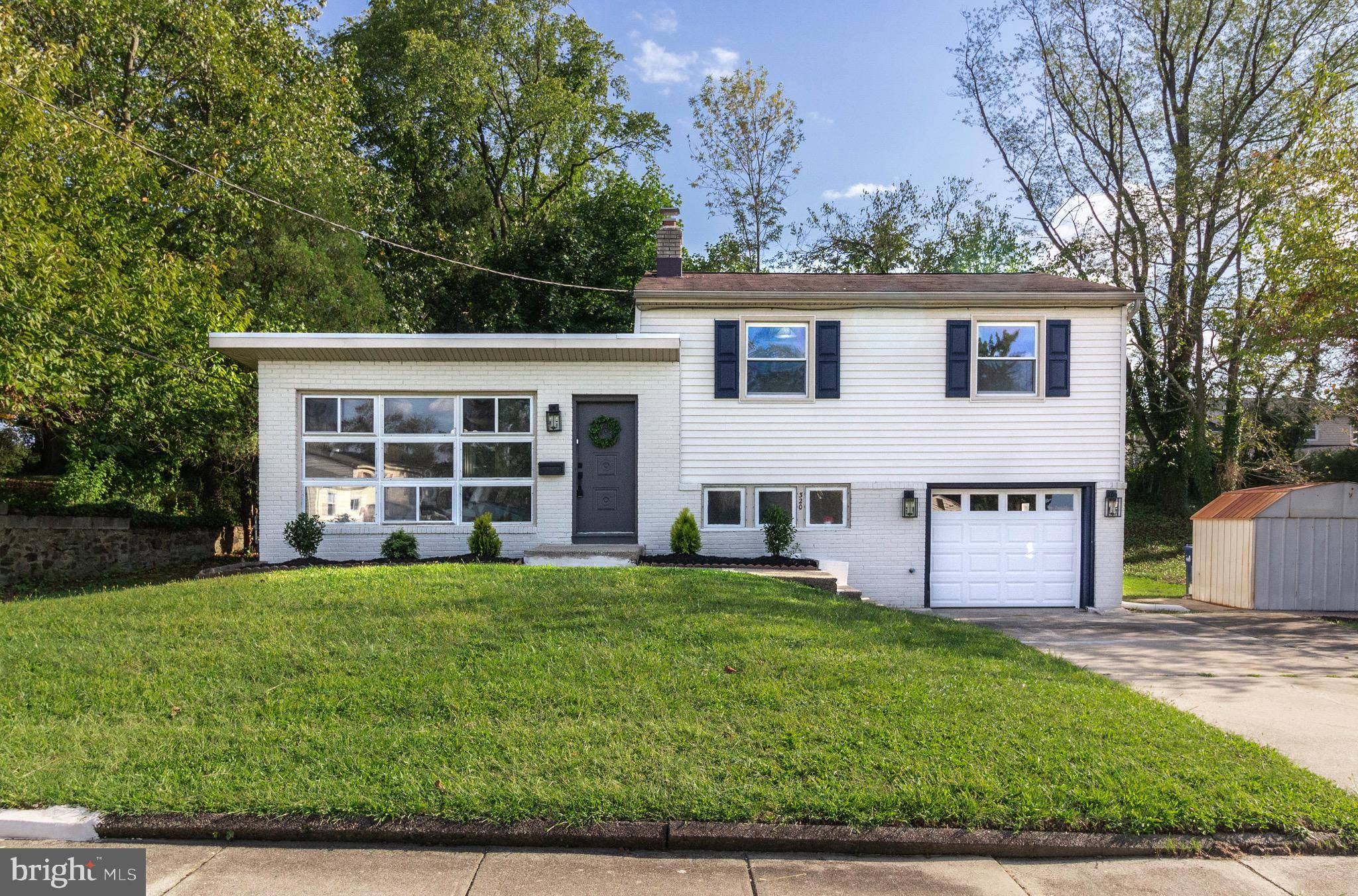 Somerdale, NJ 08083,320 W MAIDEN LN