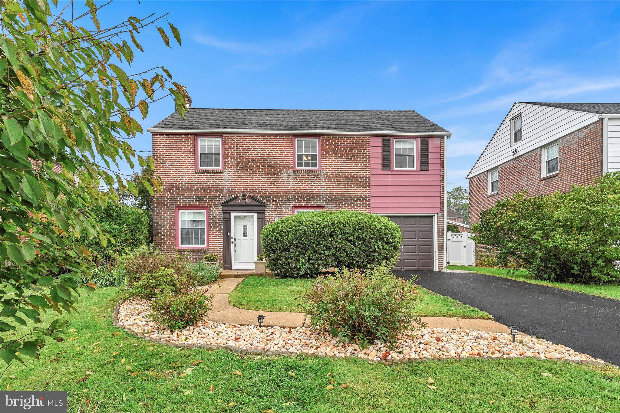 Havertown, PA 19083,211 OXFORD HILL LN