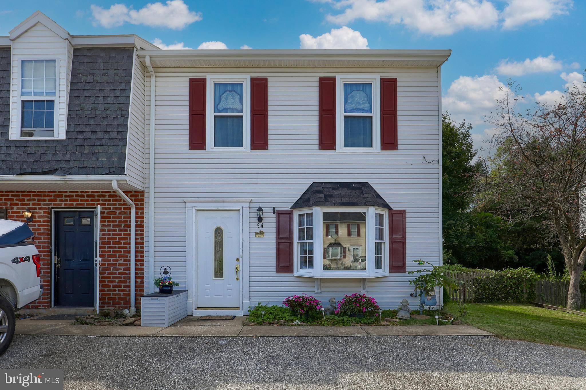 Stewartstown, PA 17363,54 KINGS WAY