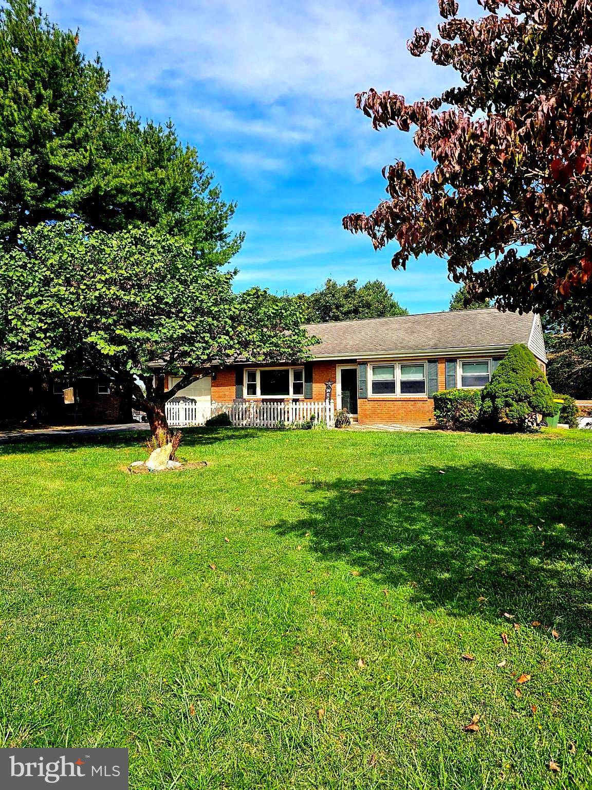 Willow Street, PA 17584,5 CEDAR DR