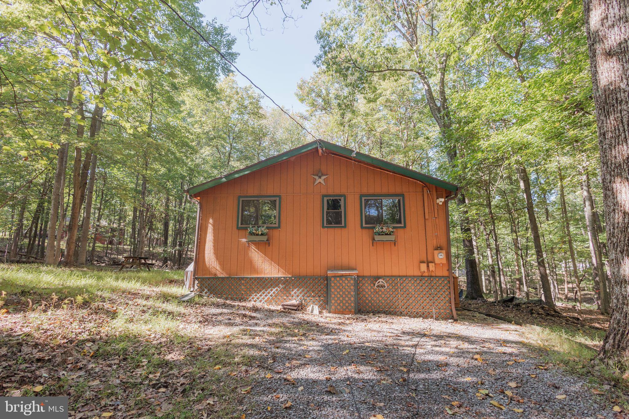 Hedgesville, WV 25427,249 PILEATED WOODPECKER LANE