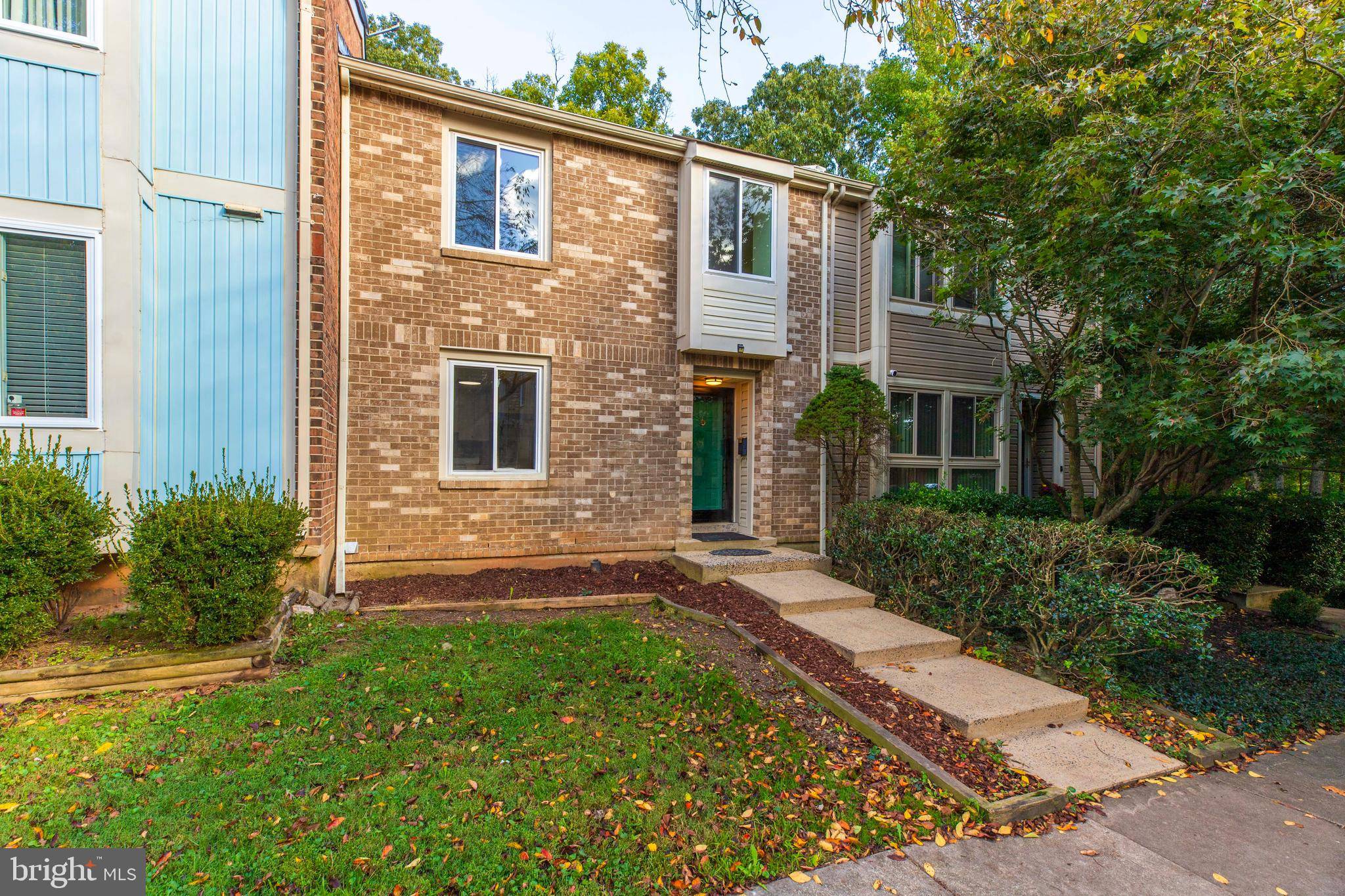 Springfield, VA 22152,6077 HOLLOW KNOLL CT