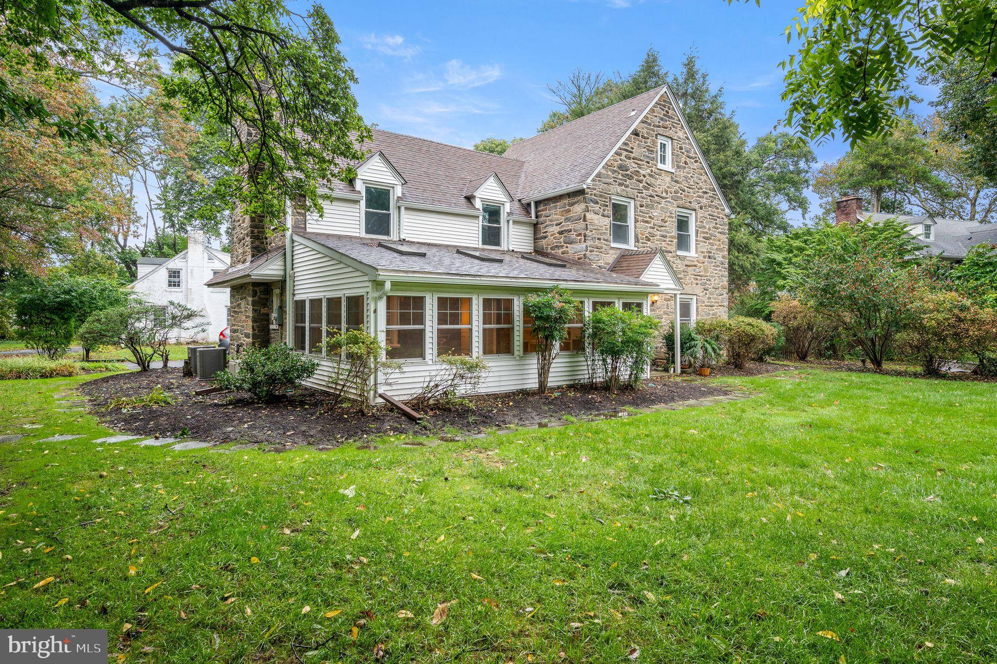 Swarthmore, PA 19081,3 CREST LN