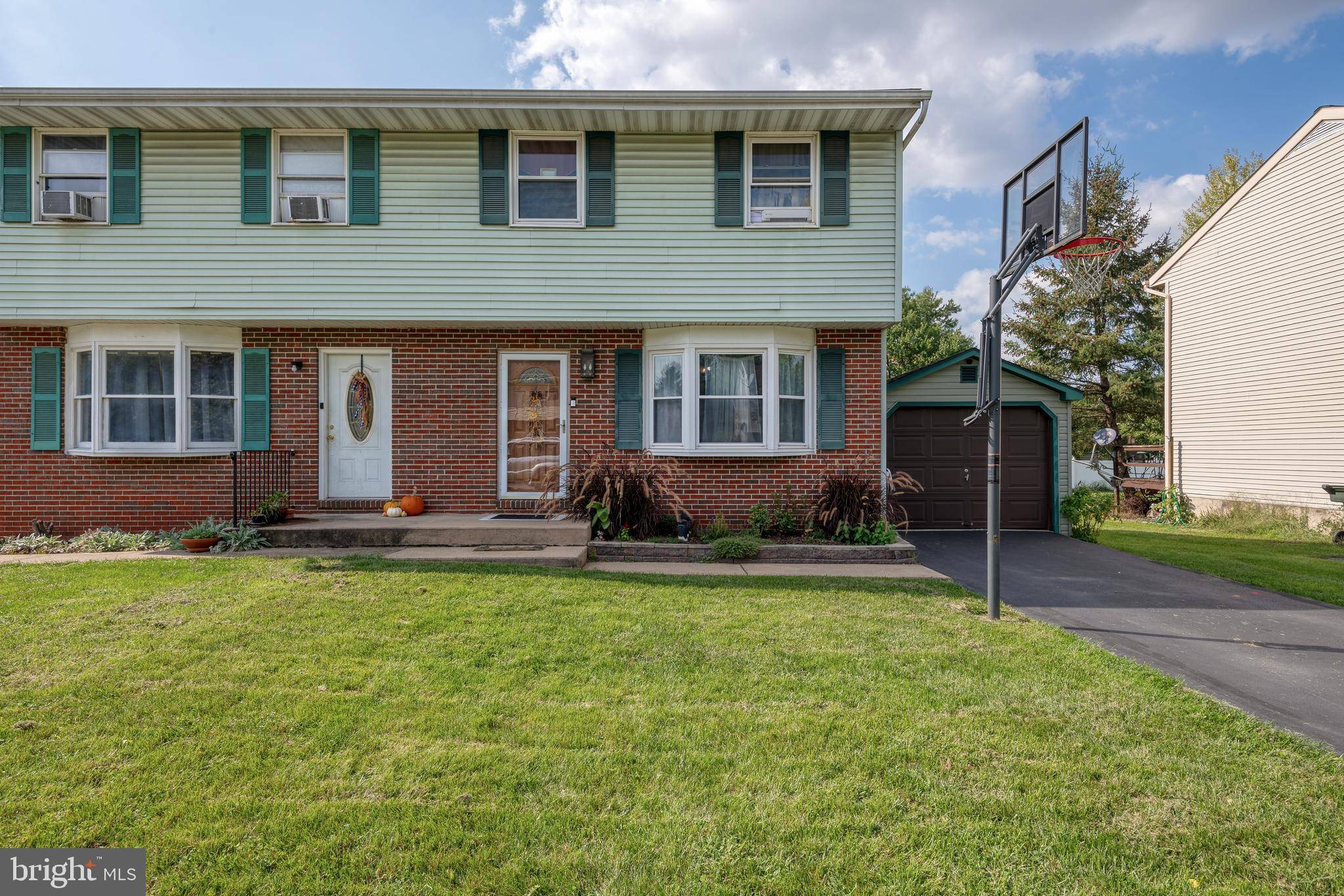 Mount Joy, PA 17552,417 S PLUM ST