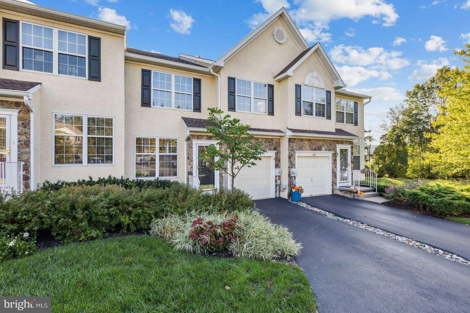 Newtown Square, PA 19073,3204 MAPLEVALE CIR