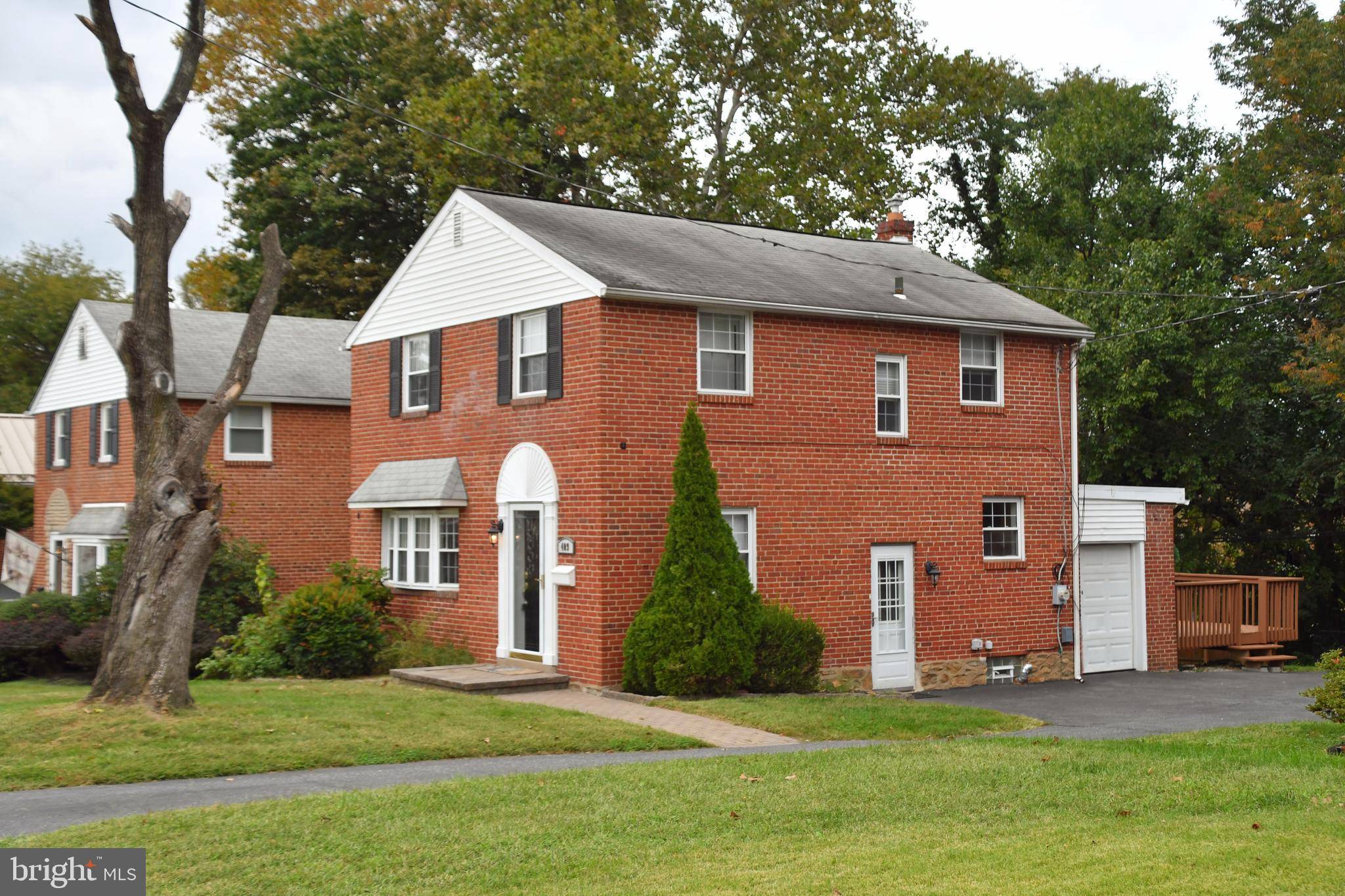 Glenolden, PA 19036,409 DALMAS AVE