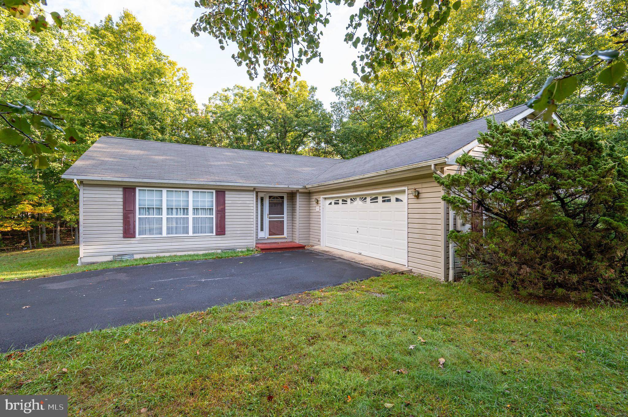 Inwood, WV 25428,93 POETS LN