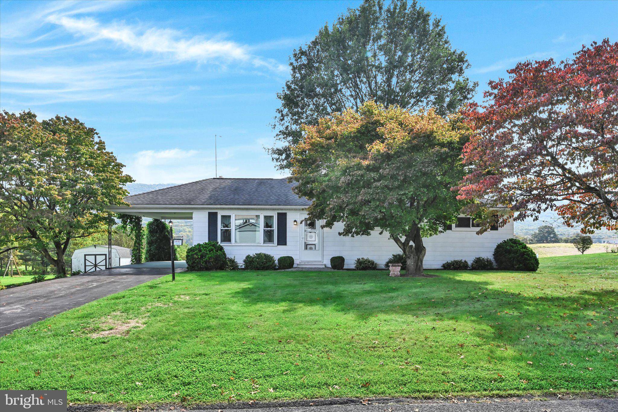 Hegins, PA 17938,537 E MAPLE ST