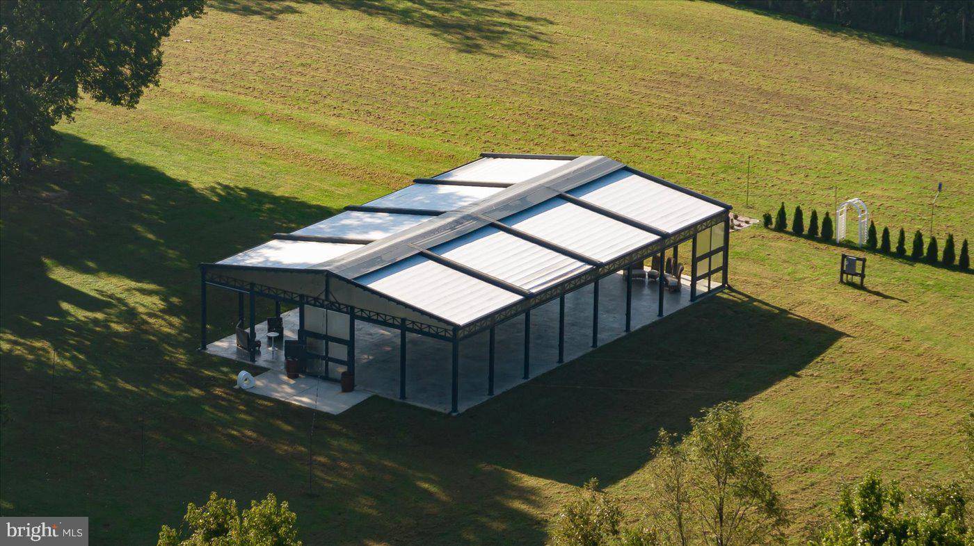Hustle, VA 22476,667 HUSTLE RD