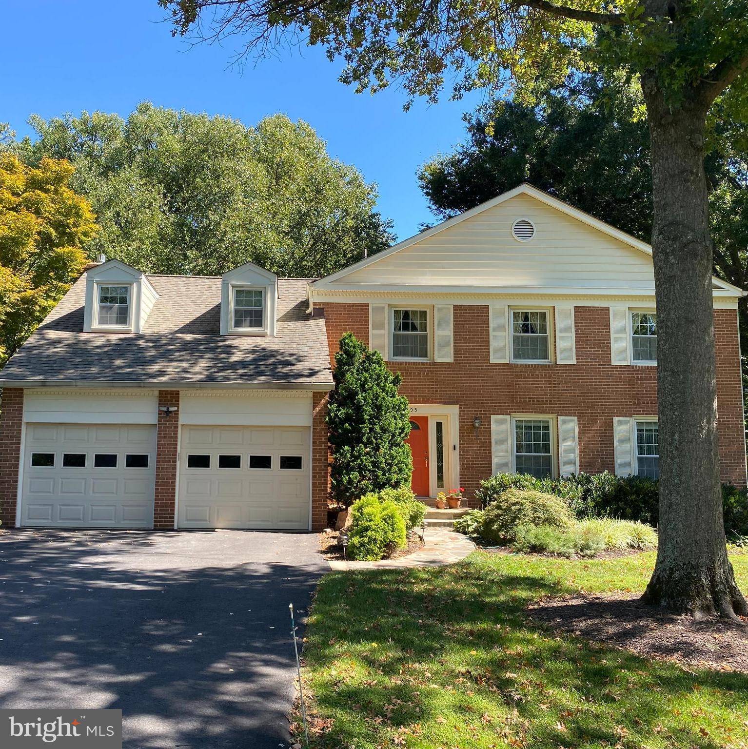 Mclean, VA 22102,1205 MEADOW GREEN LN