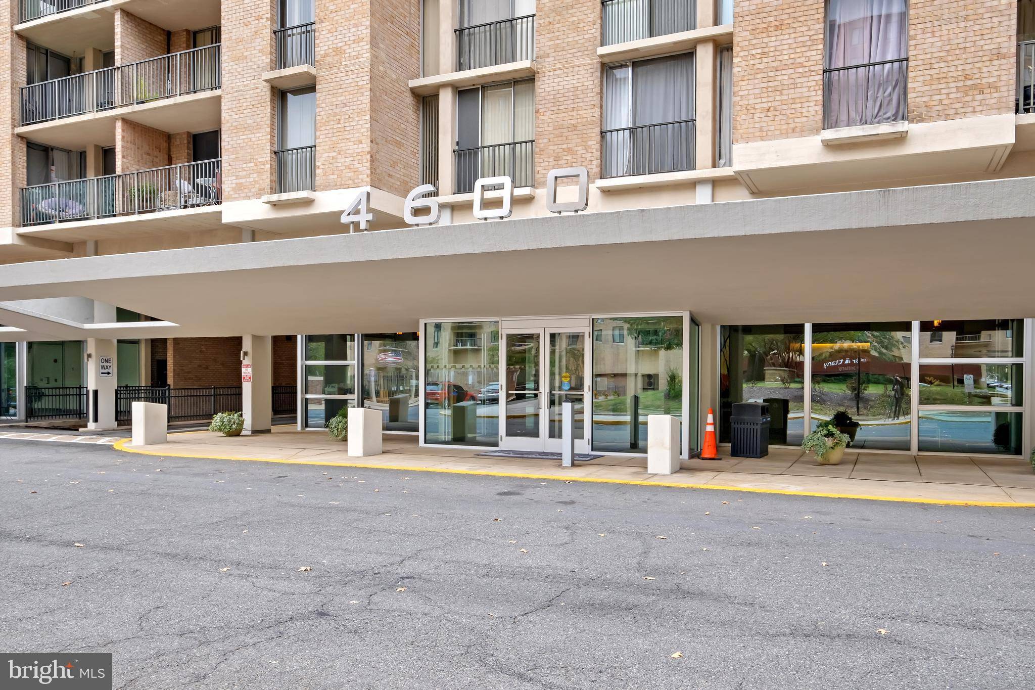 Arlington, VA 22204,4600 S FOUR MILE RUN DR #424