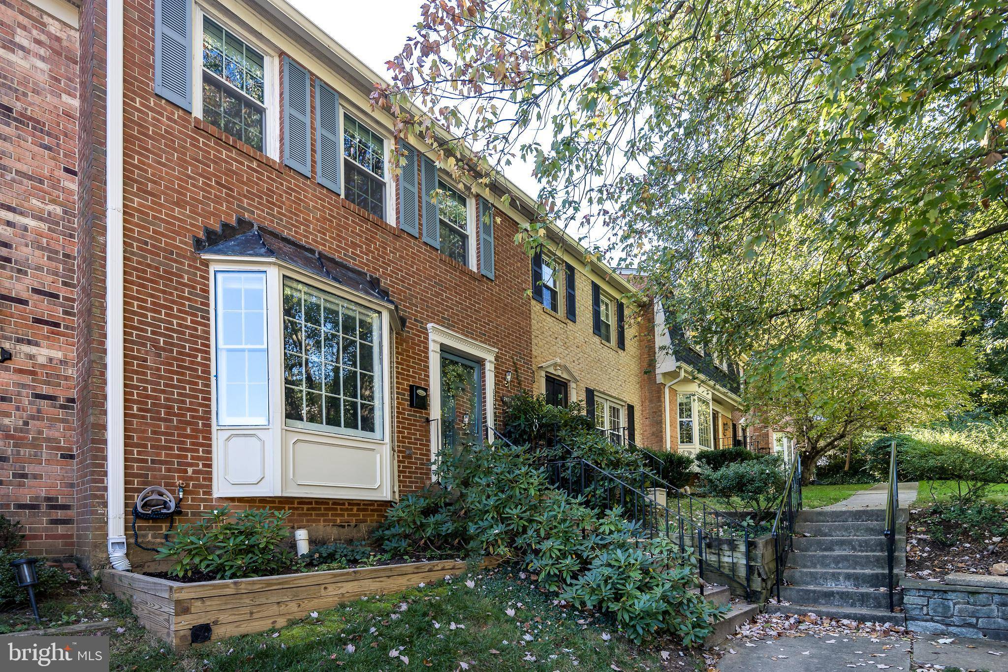 Falls Church, VA 22043,7433 CHUMMLEY CT