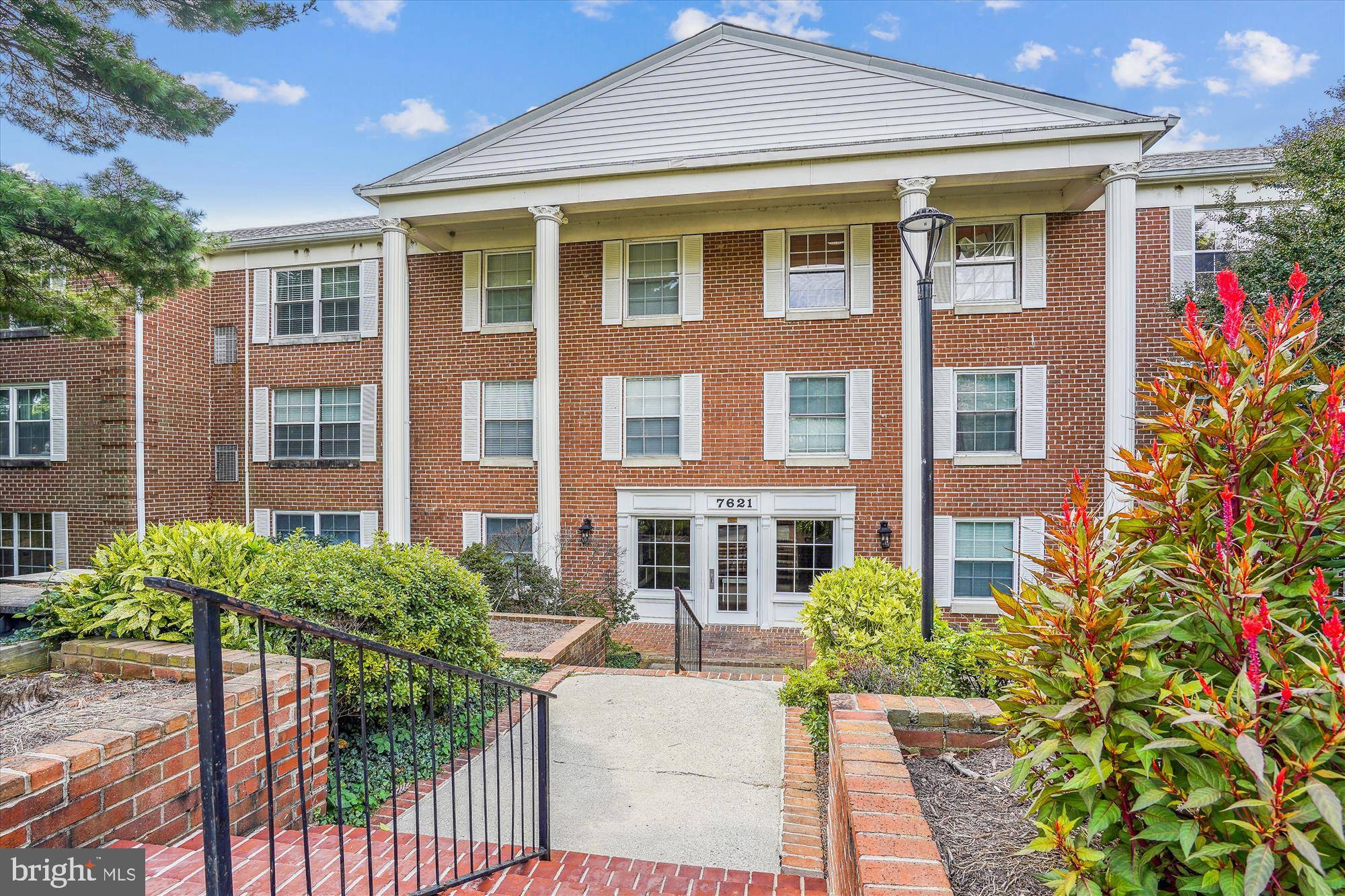 Mclean, VA 22102,7621 TREMAYNE PL #103