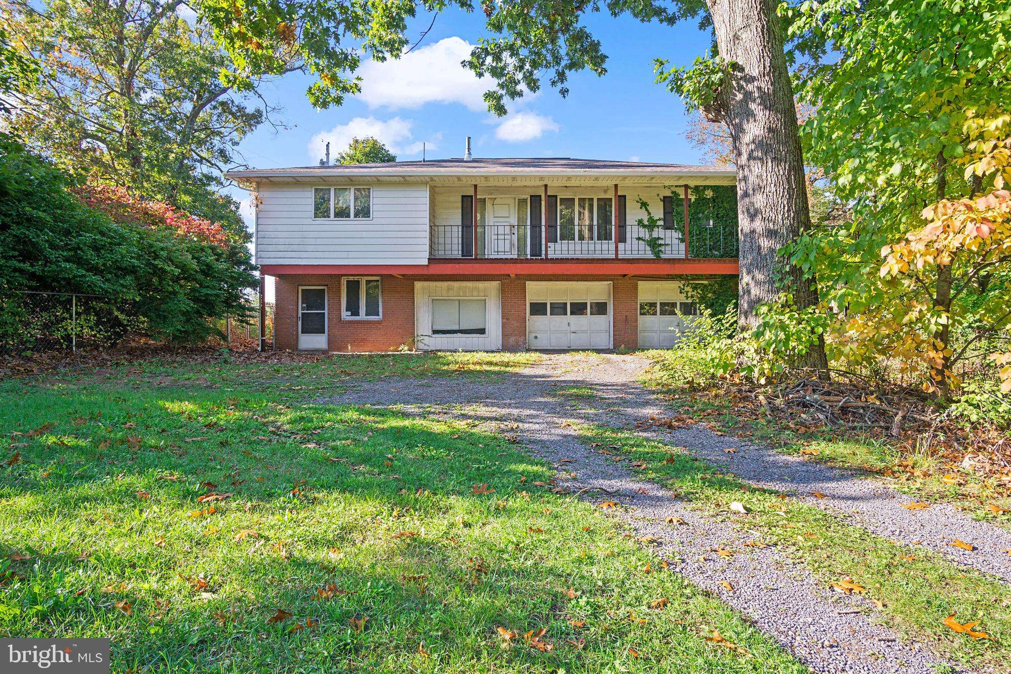 Hedgesville, WV 25427,9708 MARTINSBURG RD