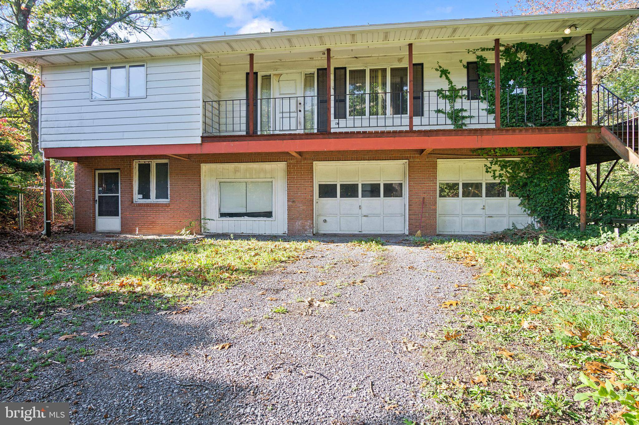 Hedgesville, WV 25427,9708 MARTINSBURG RD