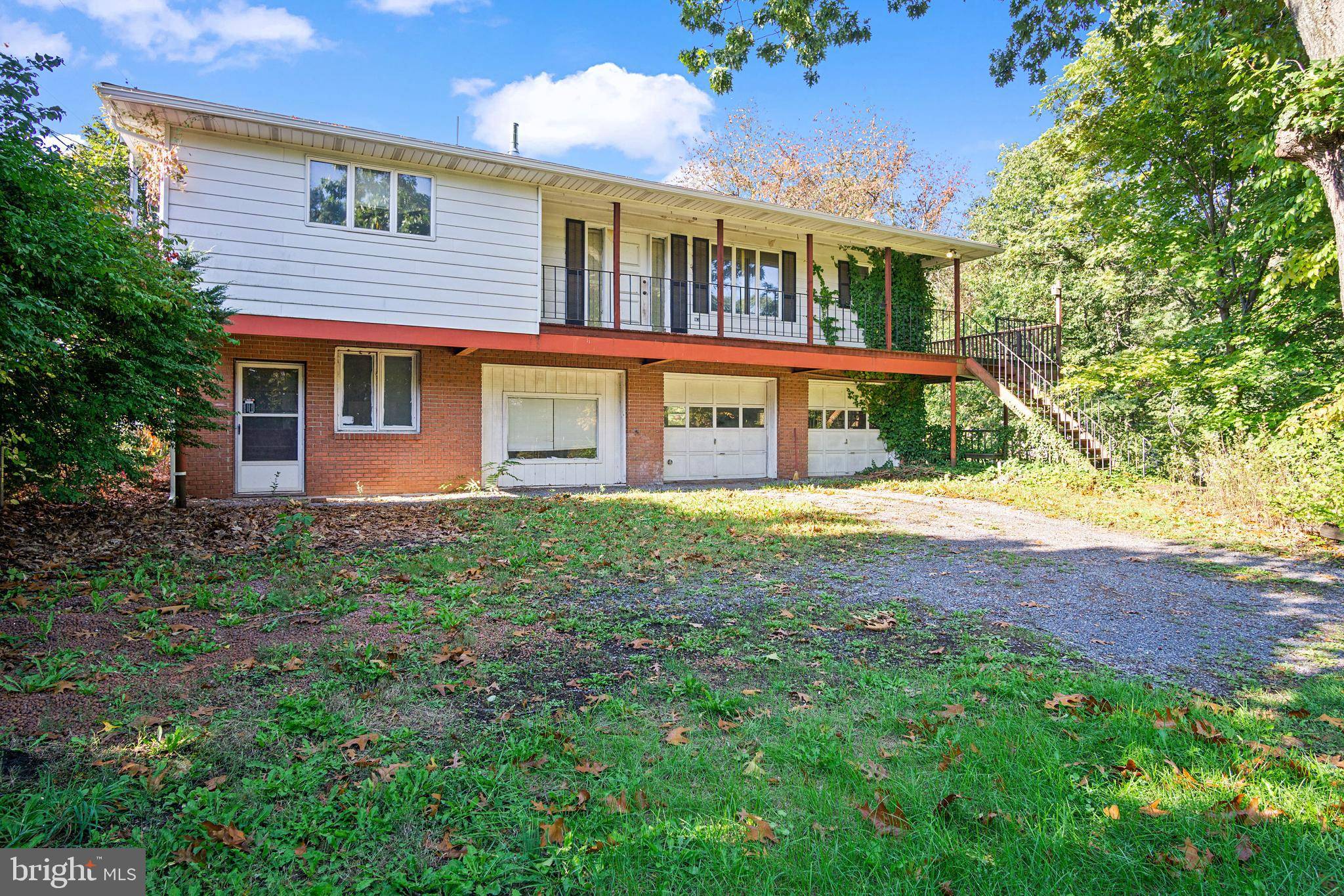 Hedgesville, WV 25427,9708 MARTINSBURG RD