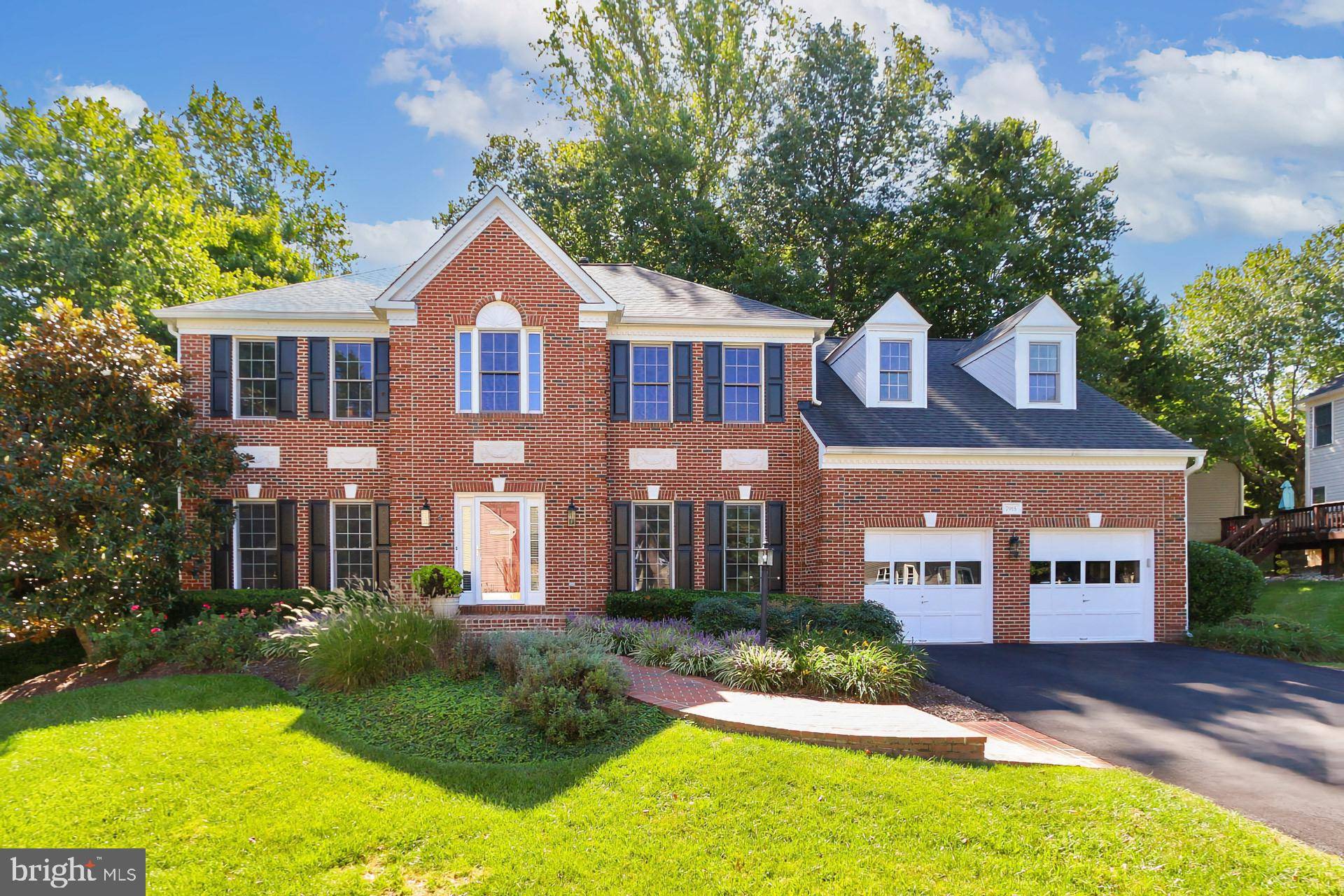 Fairfax Station, VA 22039,7915 HOLLINGTON PL