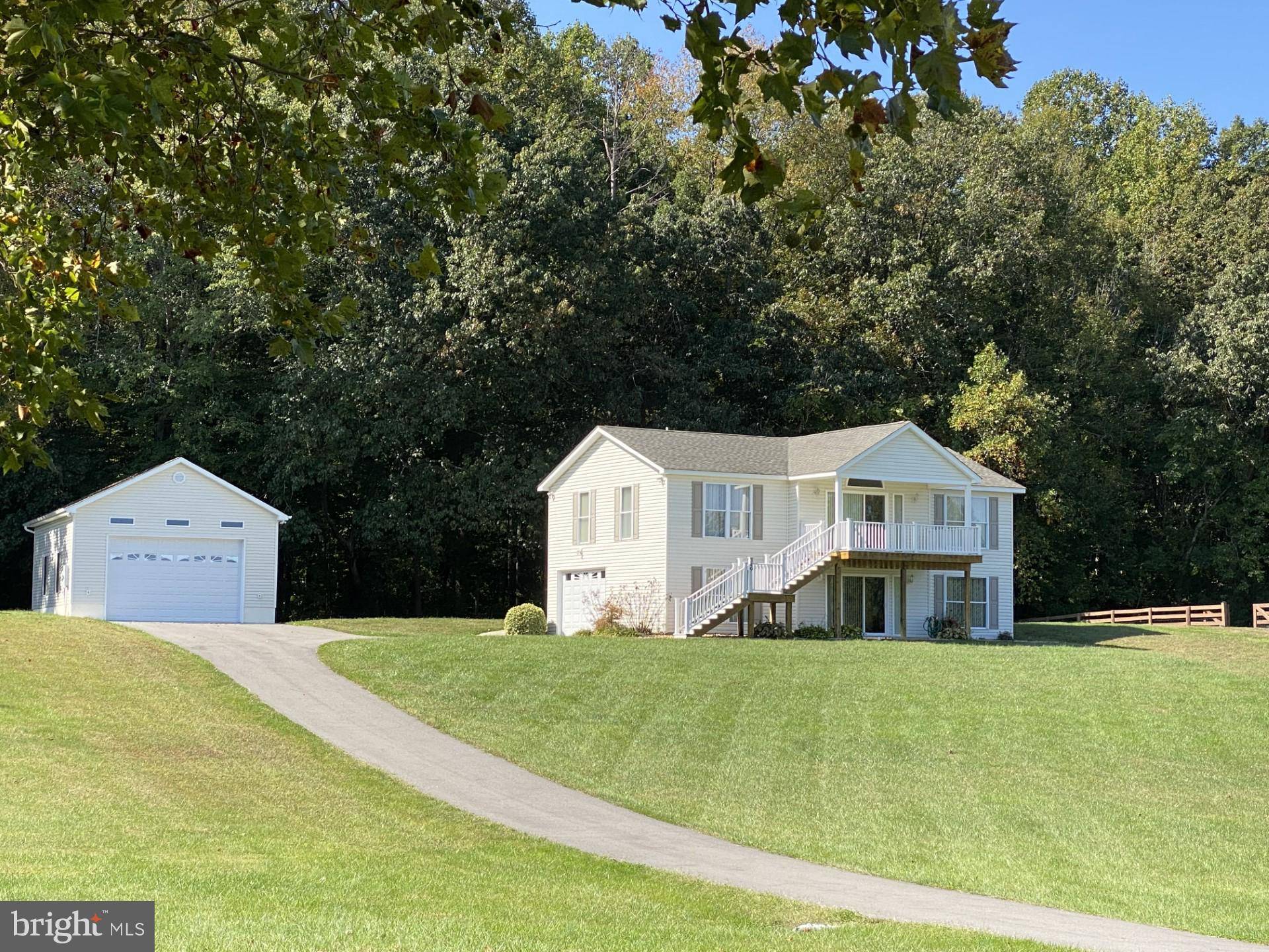 Mineral, VA 23117,349 SECLUSION SHORES DR