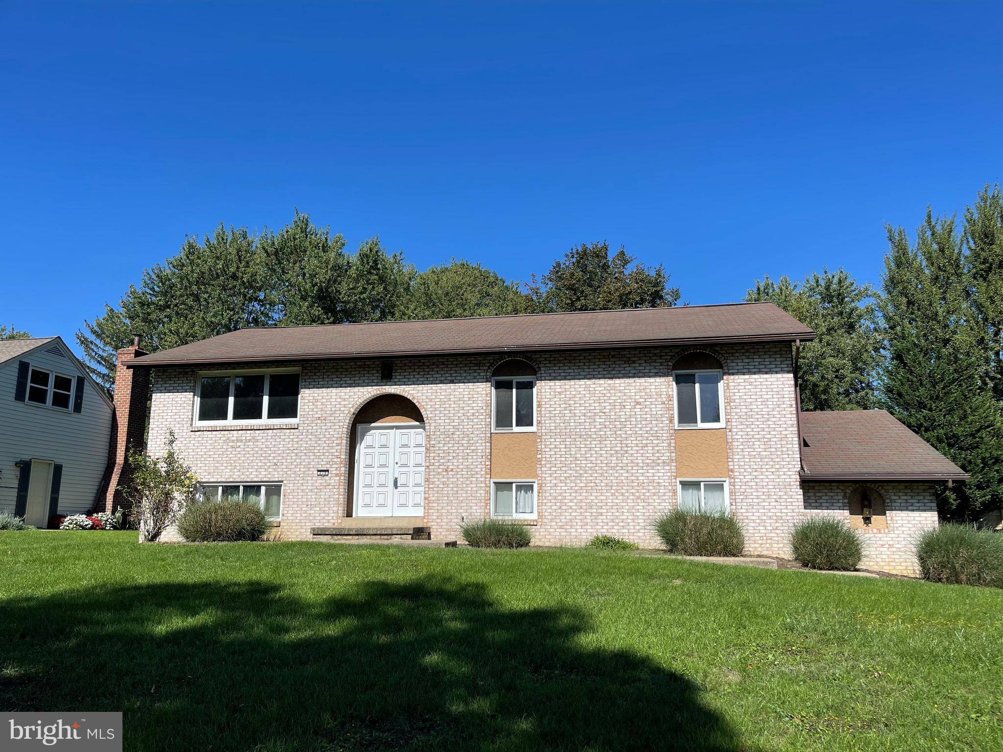 Leola, PA 17540,279 WILLOW DELL LN