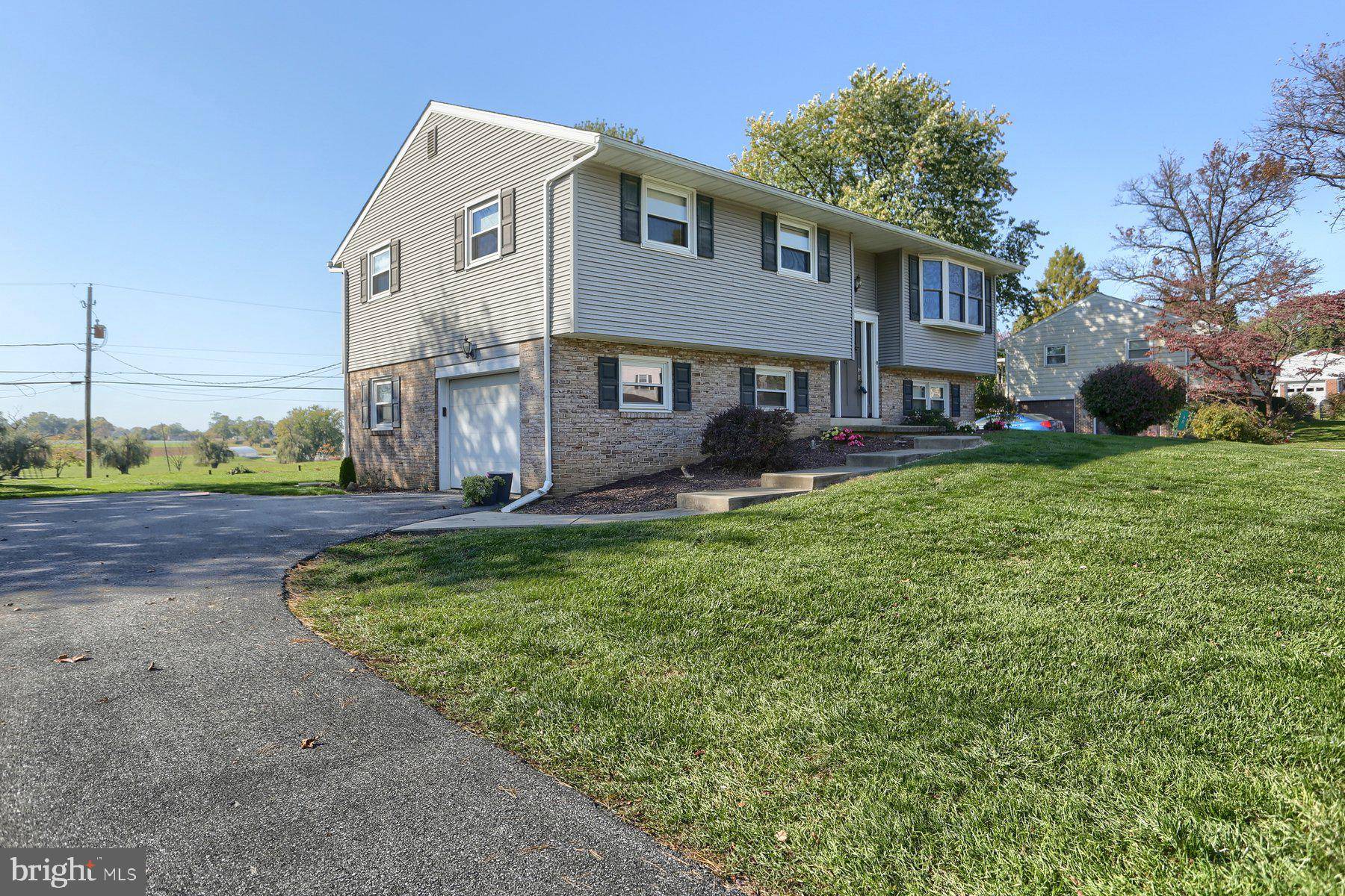 Leola, PA 17540,40 N HERSHEY AVE