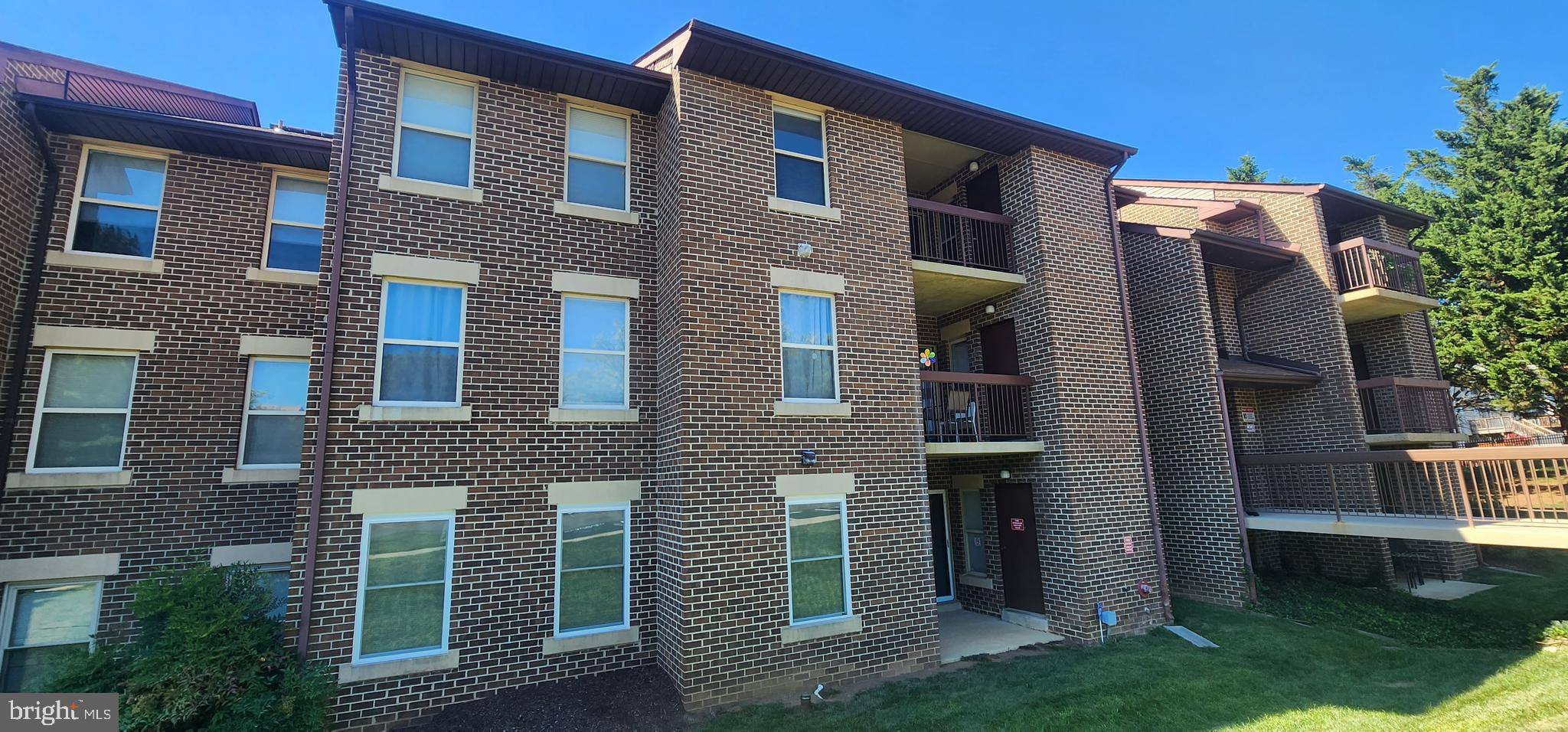 Gaithersburg, MD 20879,18502 SWEET AUTUMN DR #202