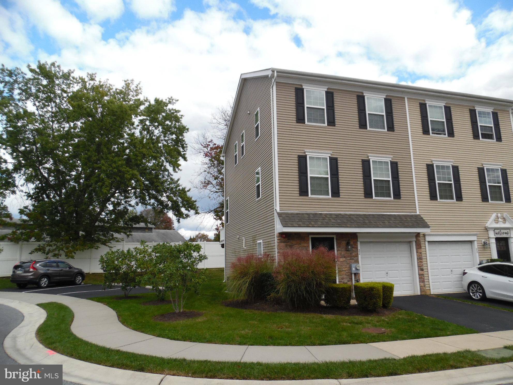 Morton, PA 19070,22 FARADAY CT