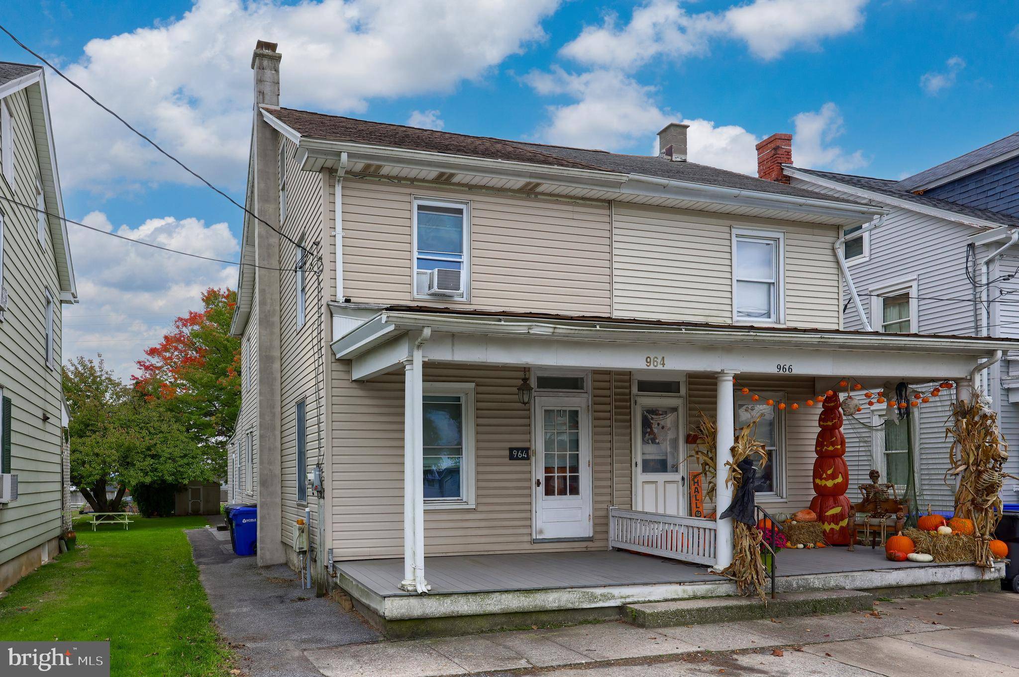 New Holland, PA 17557,964 W MAIN ST