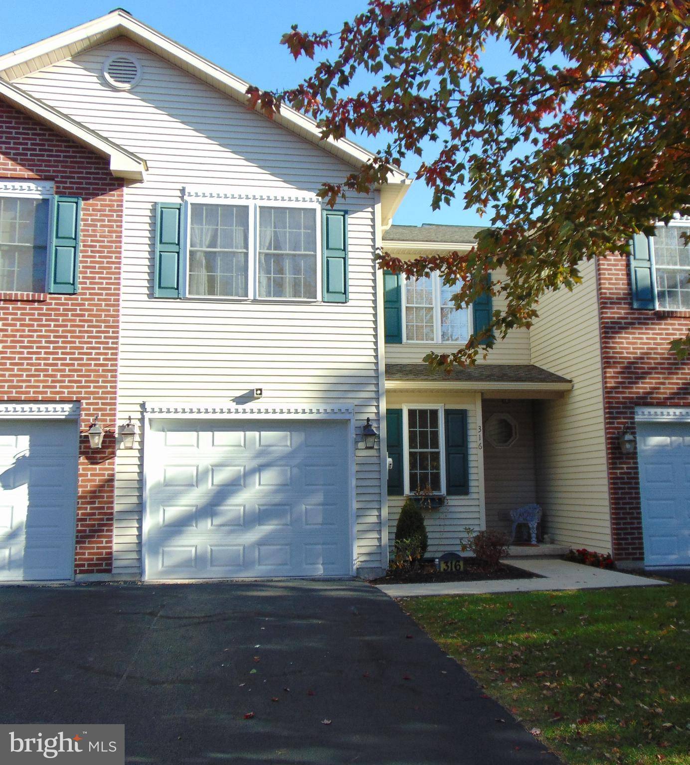 Orwigsburg, PA 17961,316 LANTERN GREEN WAY