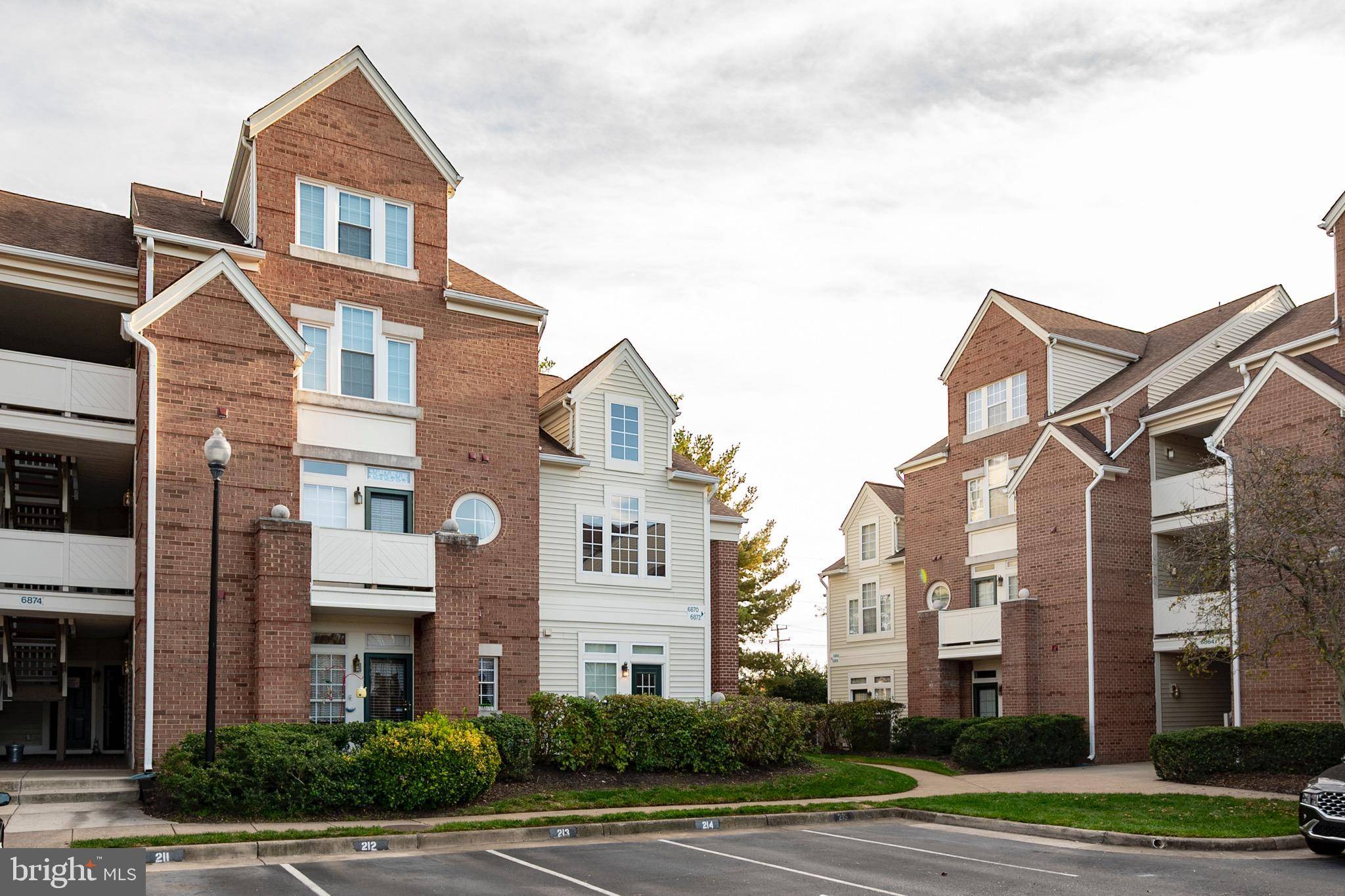 Alexandria, VA 22315,6870 BRINDLE HEATH WAY #191